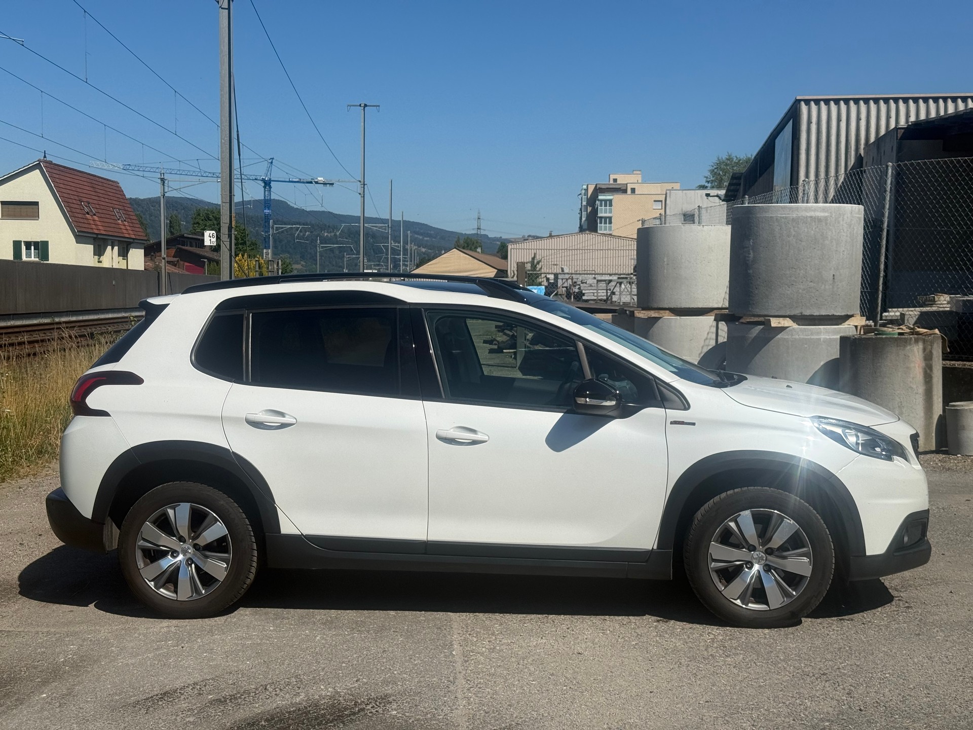 PEUGEOT 2008 1.2 PureTech GT Line EAT6-image-6