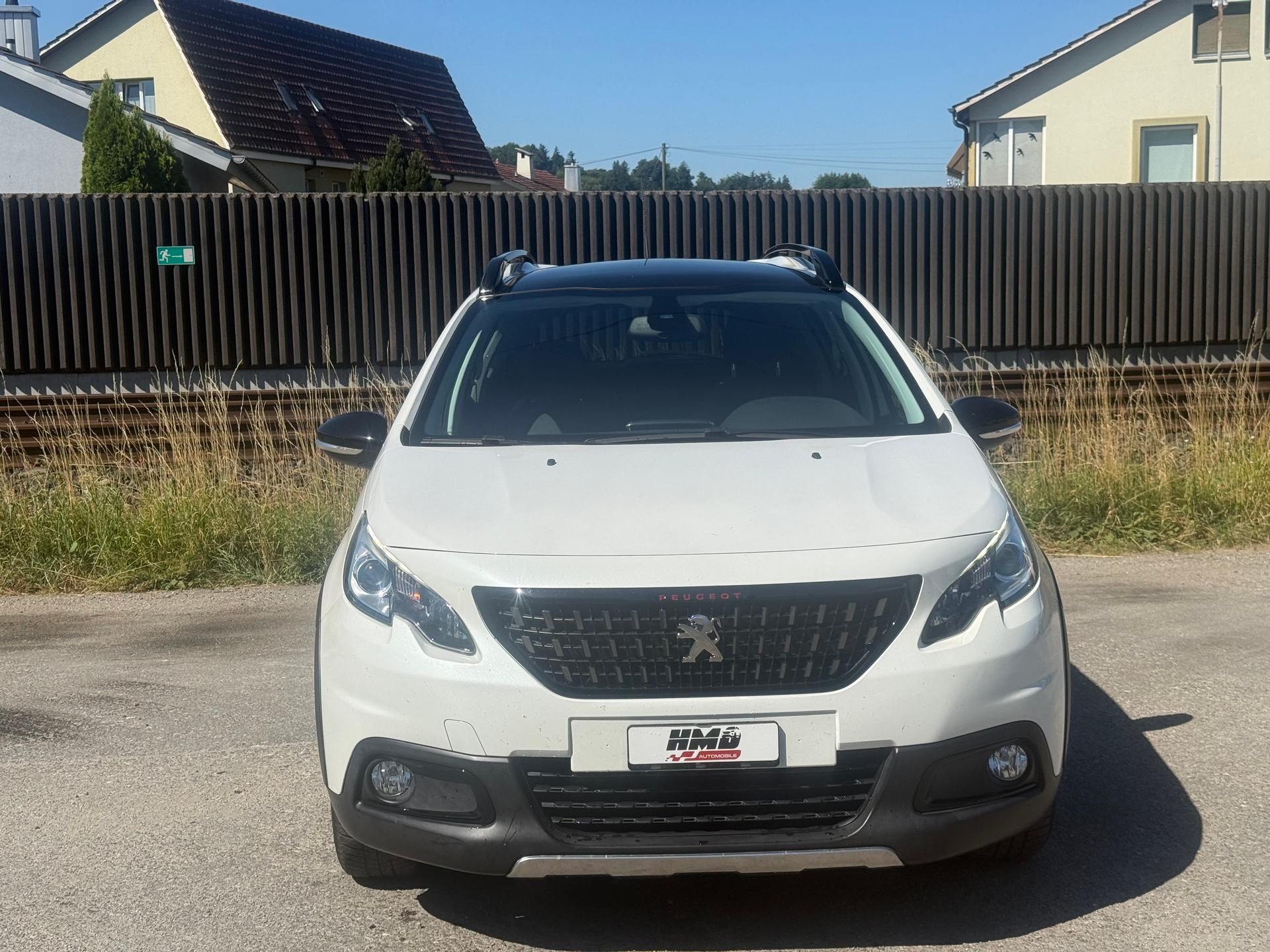 PEUGEOT 2008 1.2 PureTech GT Line EAT6-image-1