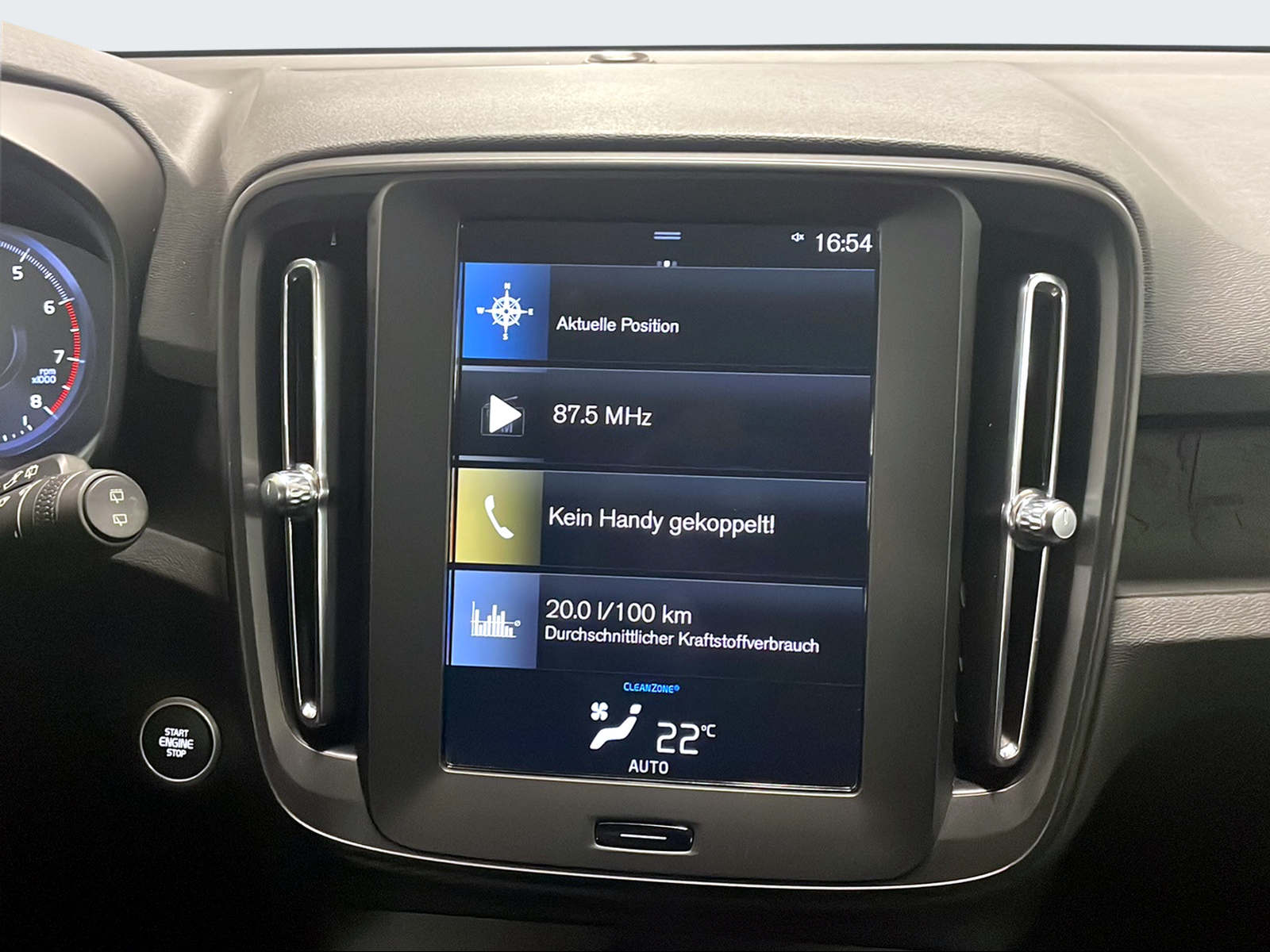 VOLVO XC40 1.5 T3 Momentum Light-image-12