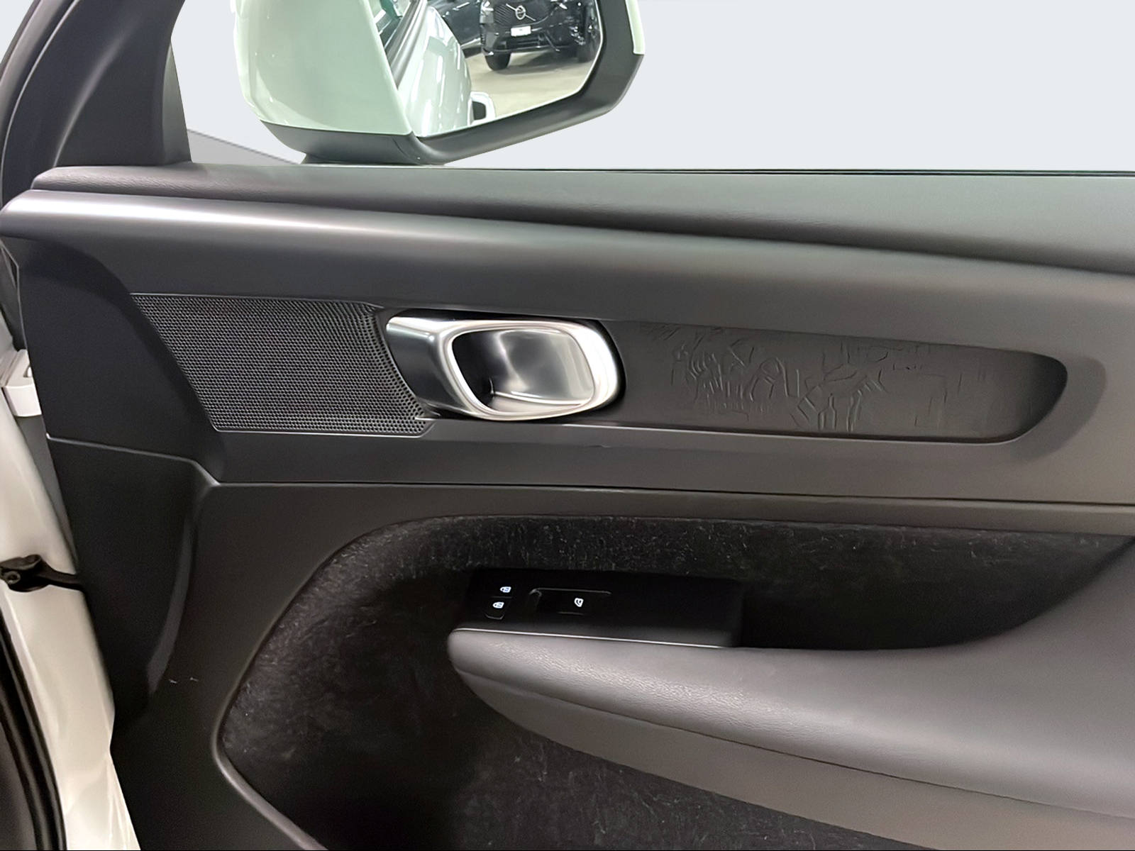 VOLVO XC40 1.5 T3 Momentum Light-image-7