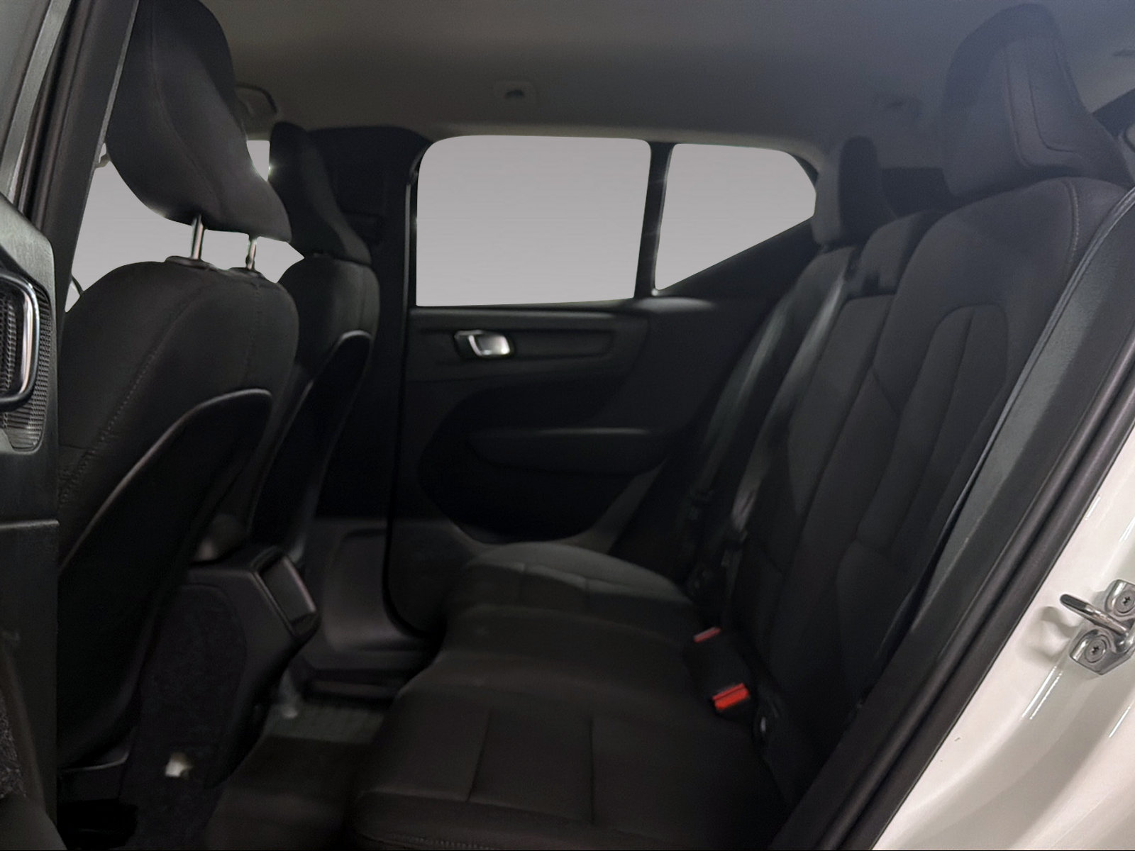 VOLVO XC40 1.5 T3 Momentum Light-image-6