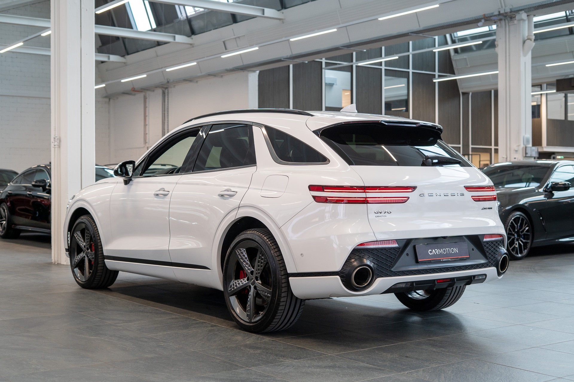 GENESIS GV70 2.5T Sport / Panorama-Glasdach / Massage-Sitze / 360°Kamera-image-7
