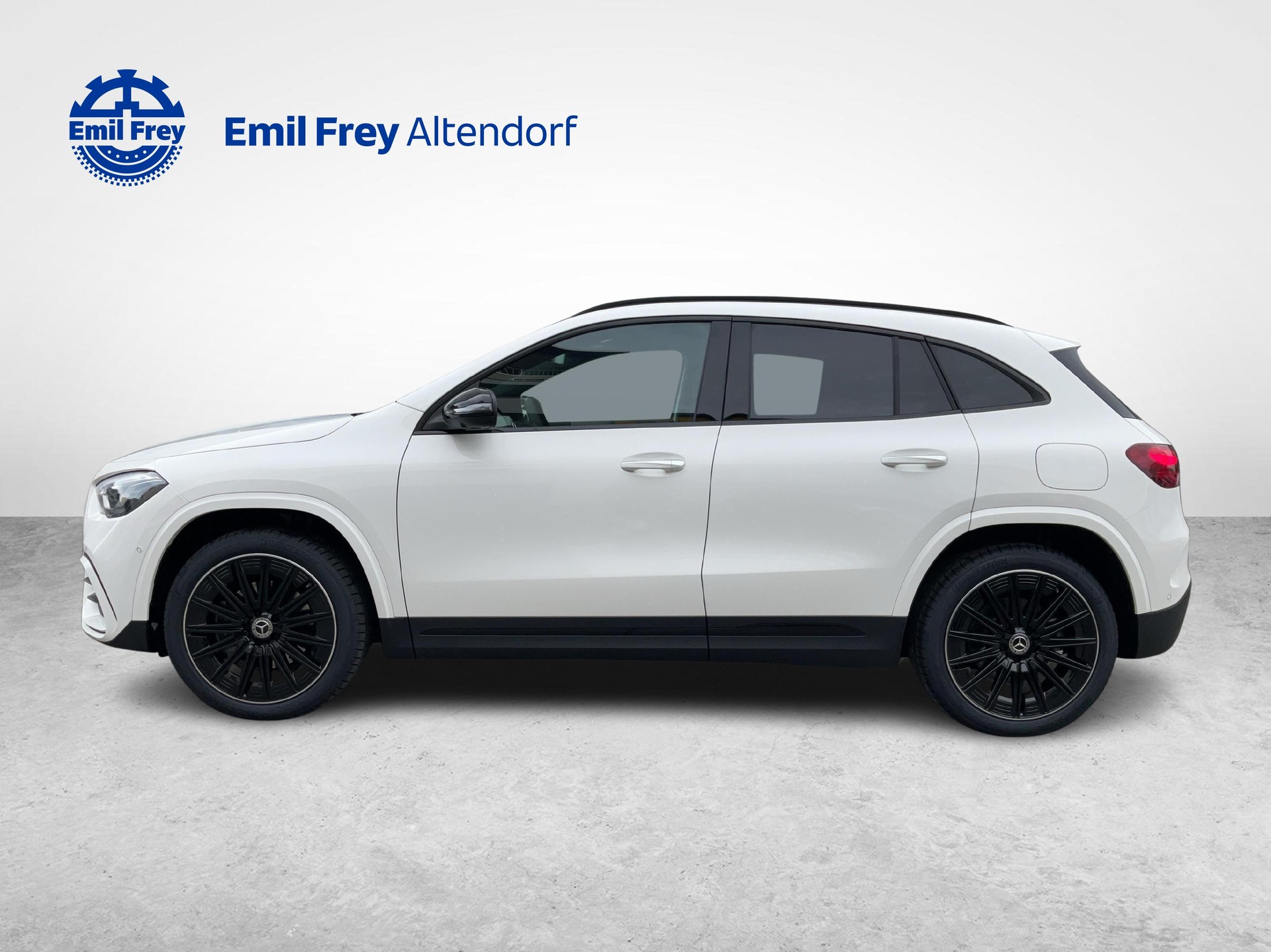 MERCEDES-BENZ GLA 250 e EQ Star AMG Line-showroom-element-1