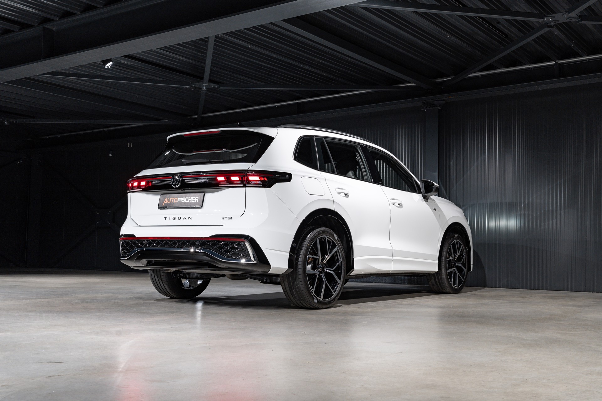VW Tiguan 1.5 eTSI DSG R-Line-image-7