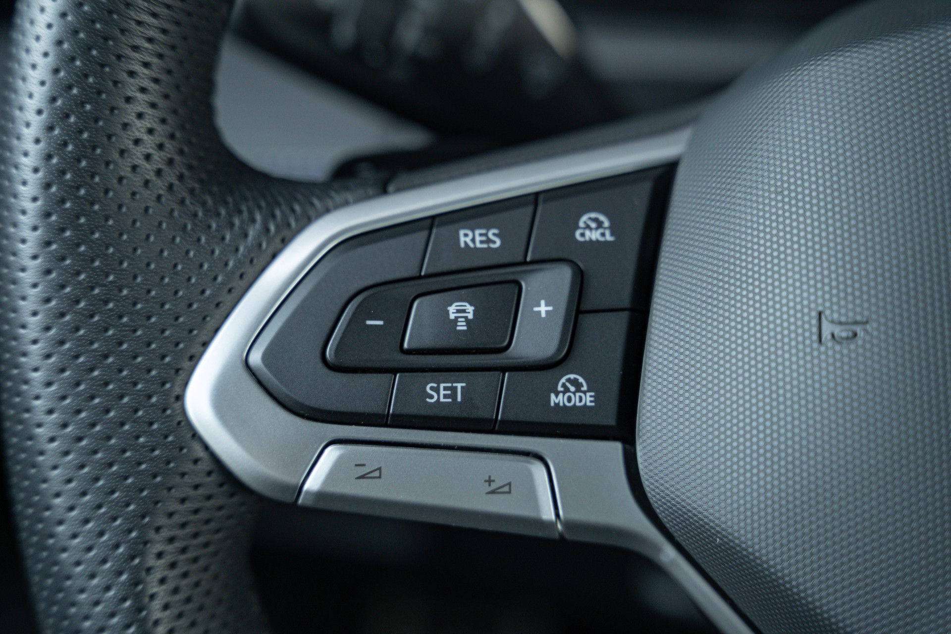 VW Tiguan 1.5 eTSI DSG R-Line-image-20
