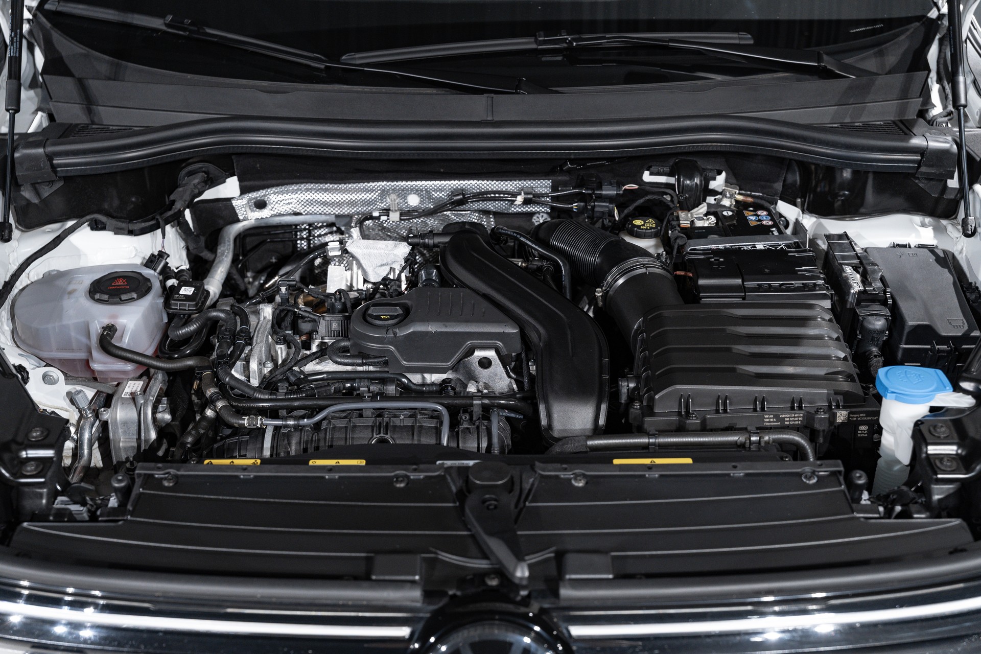 VW Tiguan 1.5 eTSI DSG R-Line-image-23