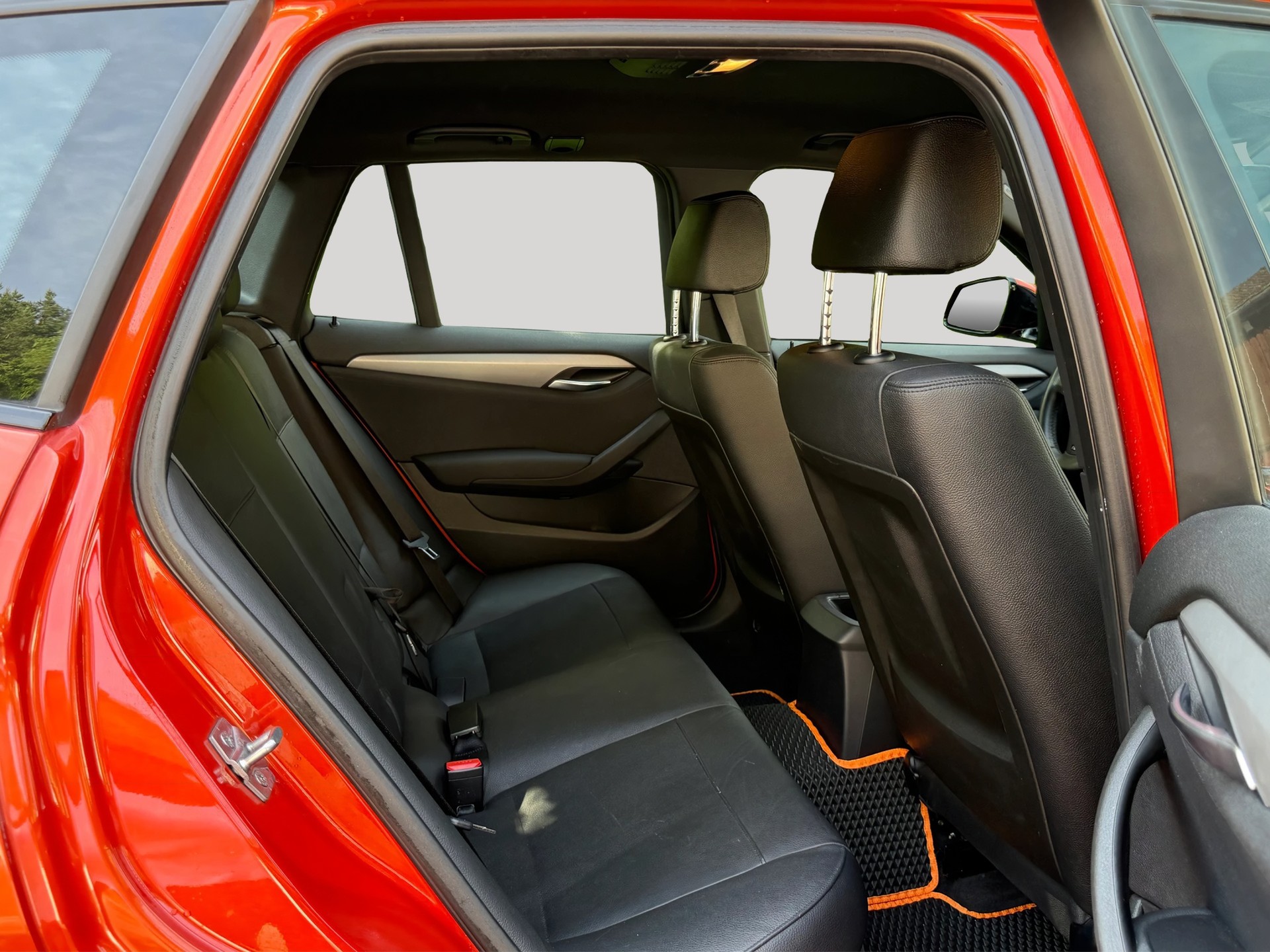 BMW X1 xDrive 28i xLine-image-12