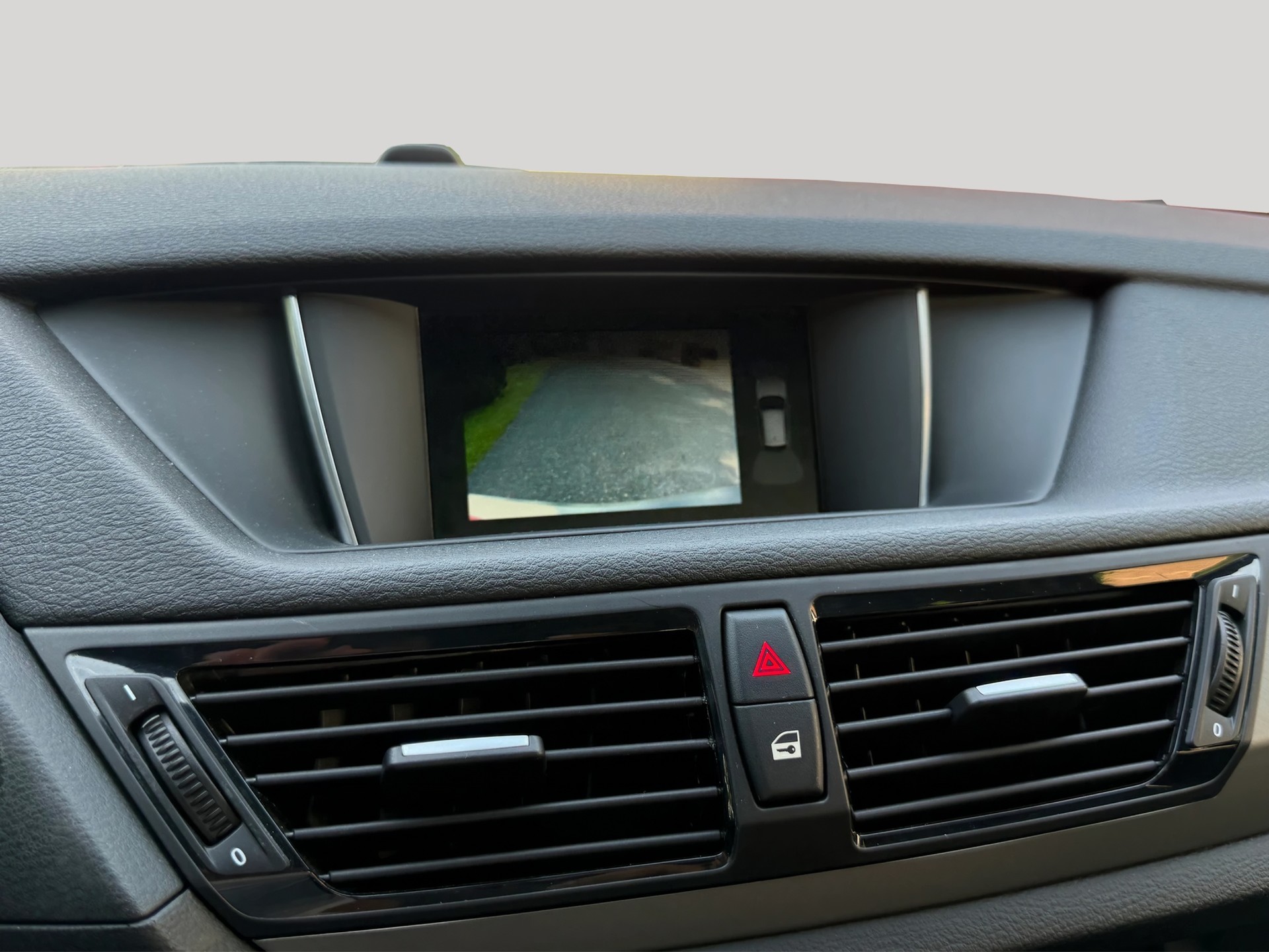 BMW X1 xDrive 28i xLine-image-13