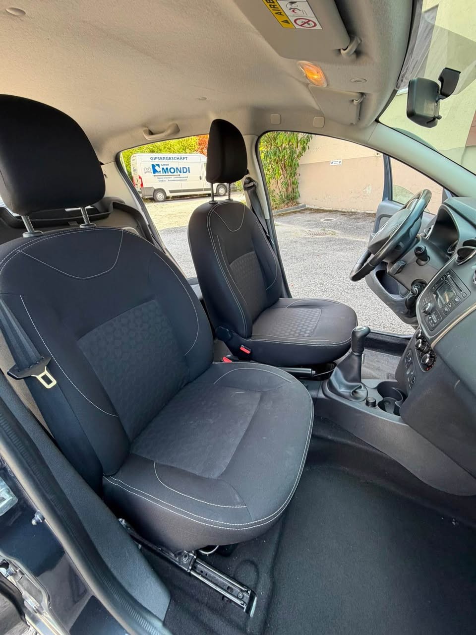 DACIA Sandero 1.5 dCi Lauréate-image-11