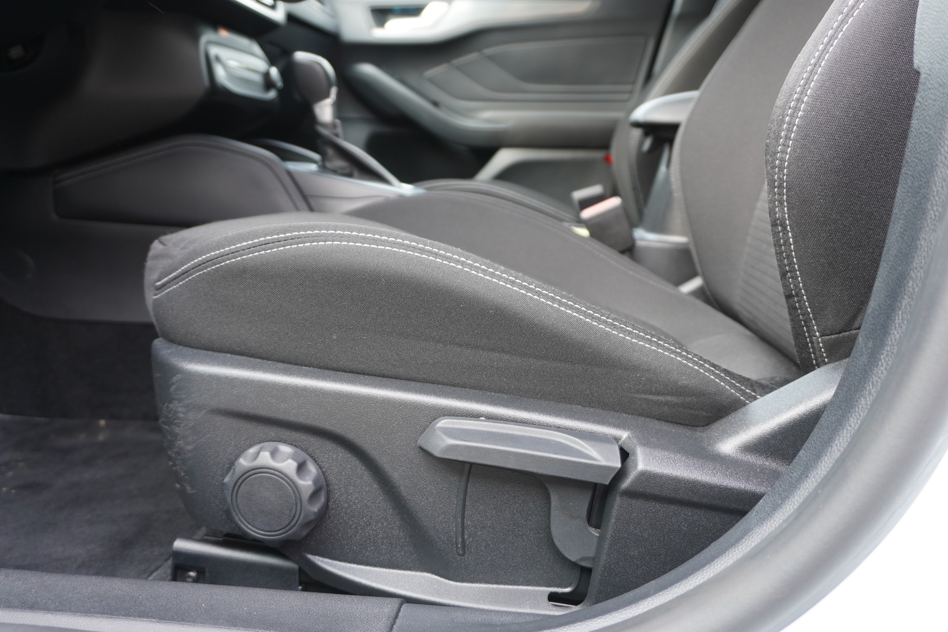 FORD Focus 1.0 MHEV Titanium X Automat-image-30