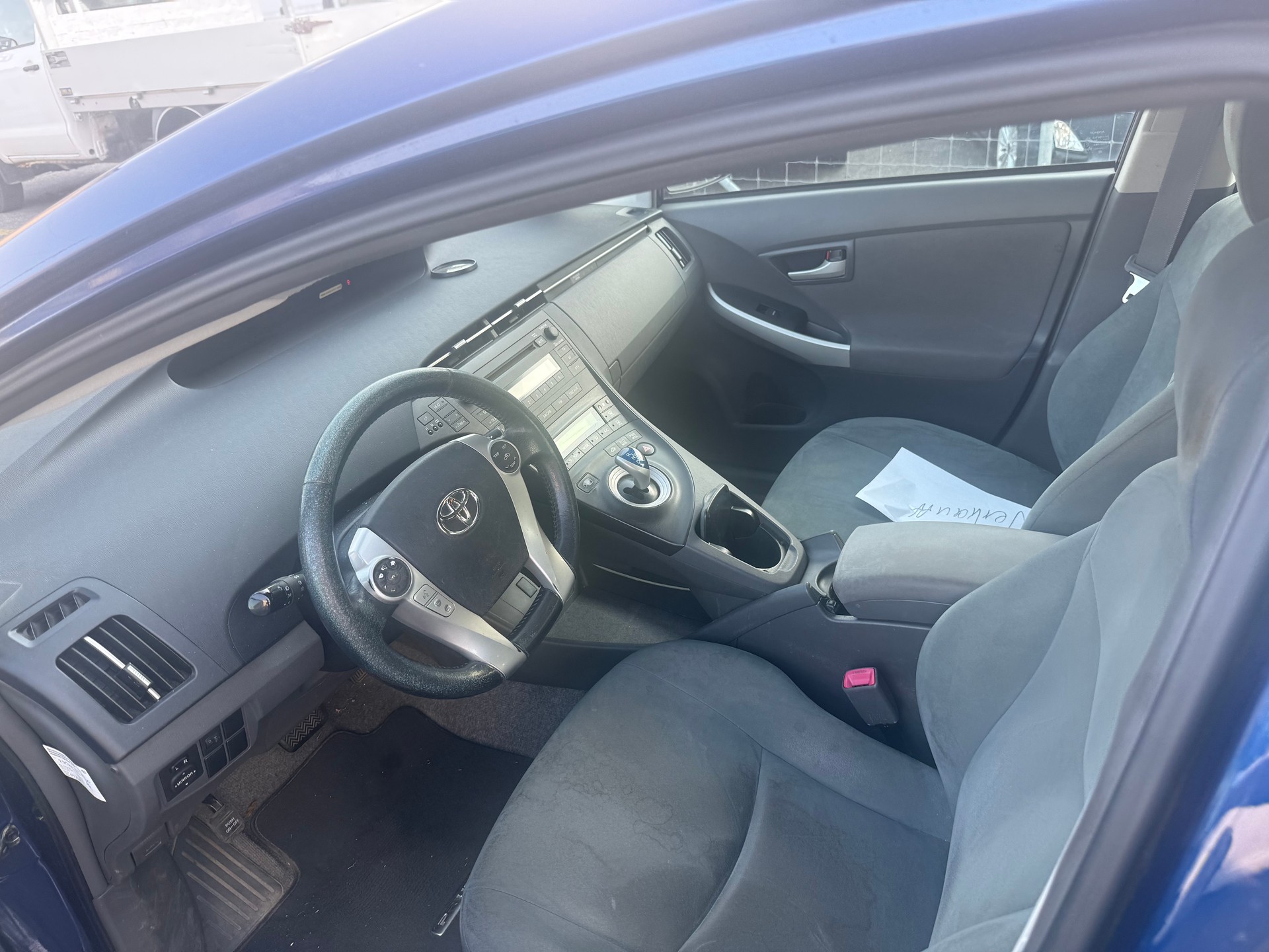 TOYOTA Prius 1.8 16V HSD Luna-image-10