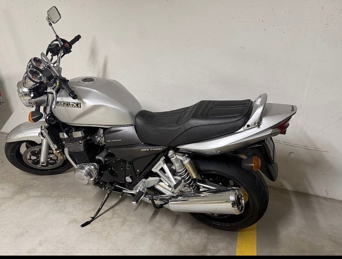 SUZUKI GSX 1400 K3-image-2