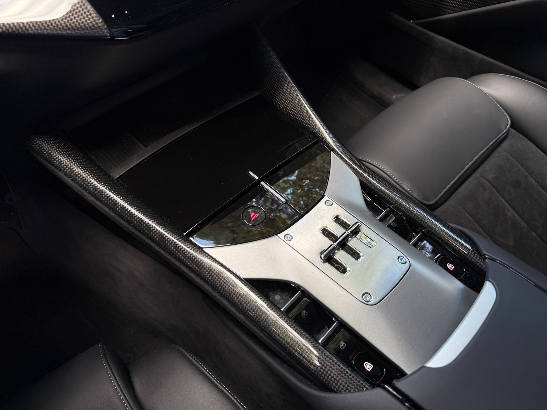 FERRARI Purosangue 6.5 V12-image-10