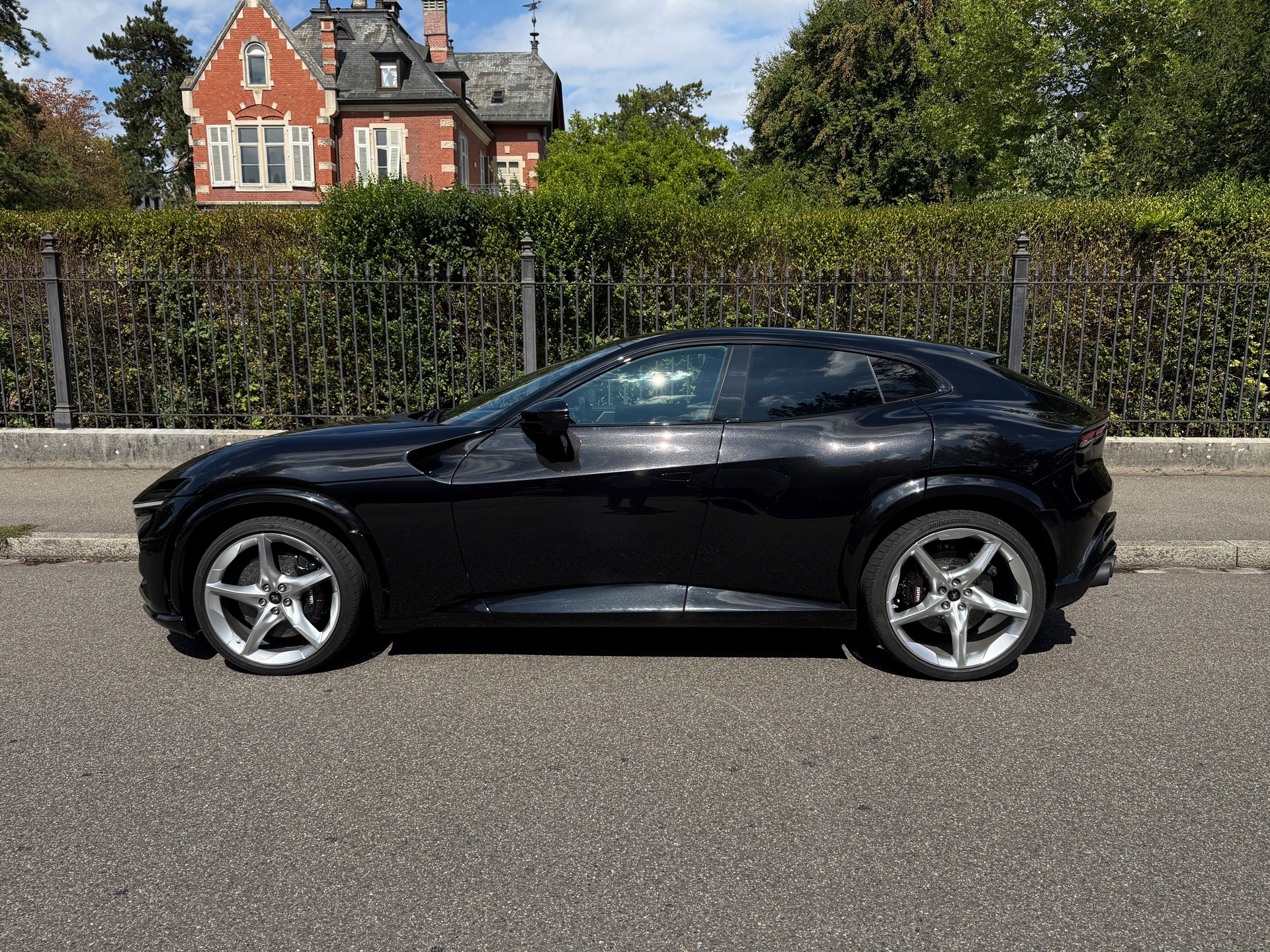 FERRARI Purosangue 6.5 V12-showroom-element-2