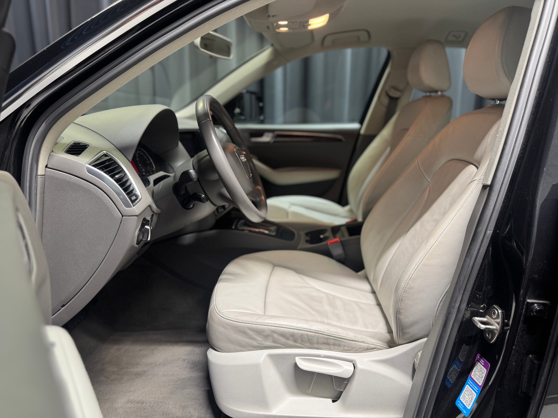 AUDI Q5 2.0 TFSI quattro S-tronic (23)-image-6