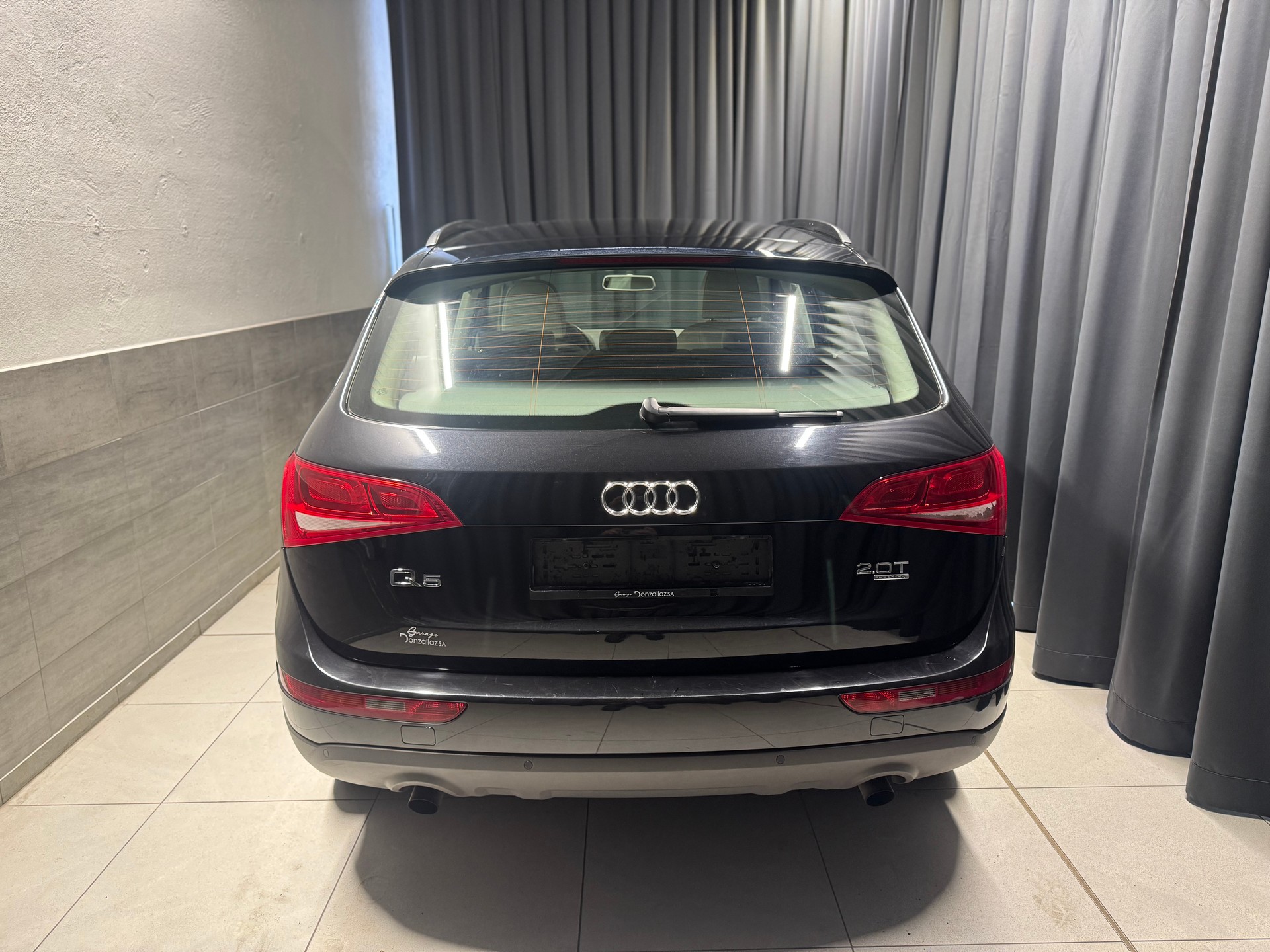 AUDI Q5 2.0 TFSI quattro S-tronic (23)-image-4