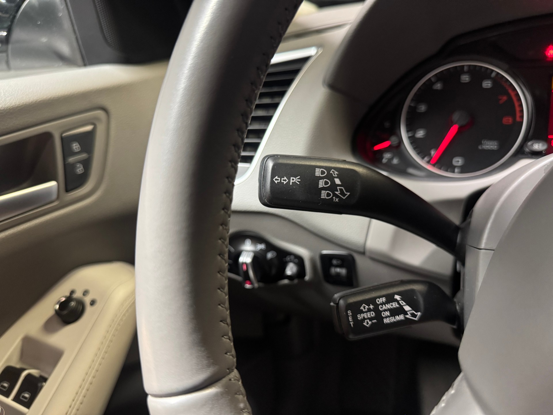 AUDI Q5 2.0 TFSI quattro S-tronic (23)-image-9