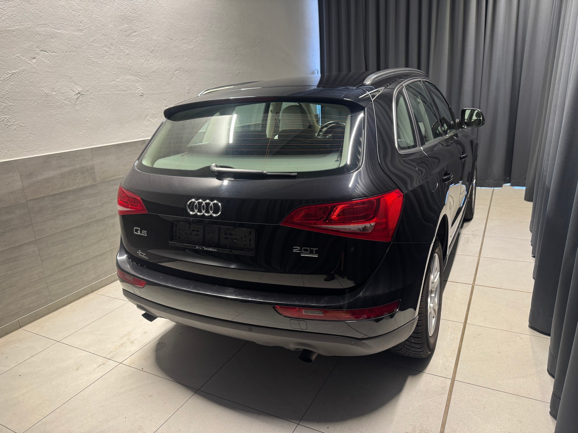 AUDI Q5 2.0 TFSI quattro S-tronic (23)-image-5