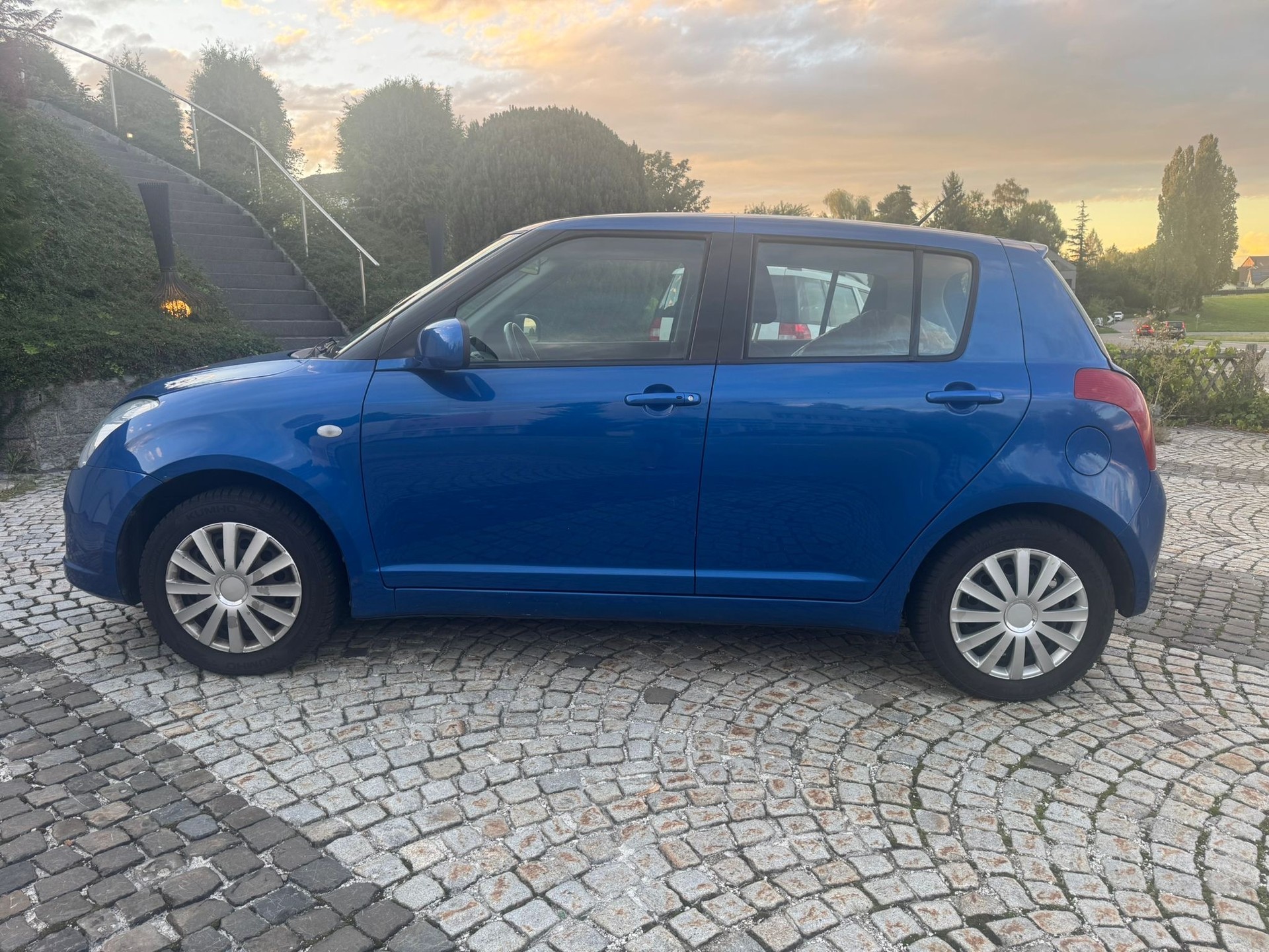SUZUKI Swift 1.3i 16V GL 4x4-image-3