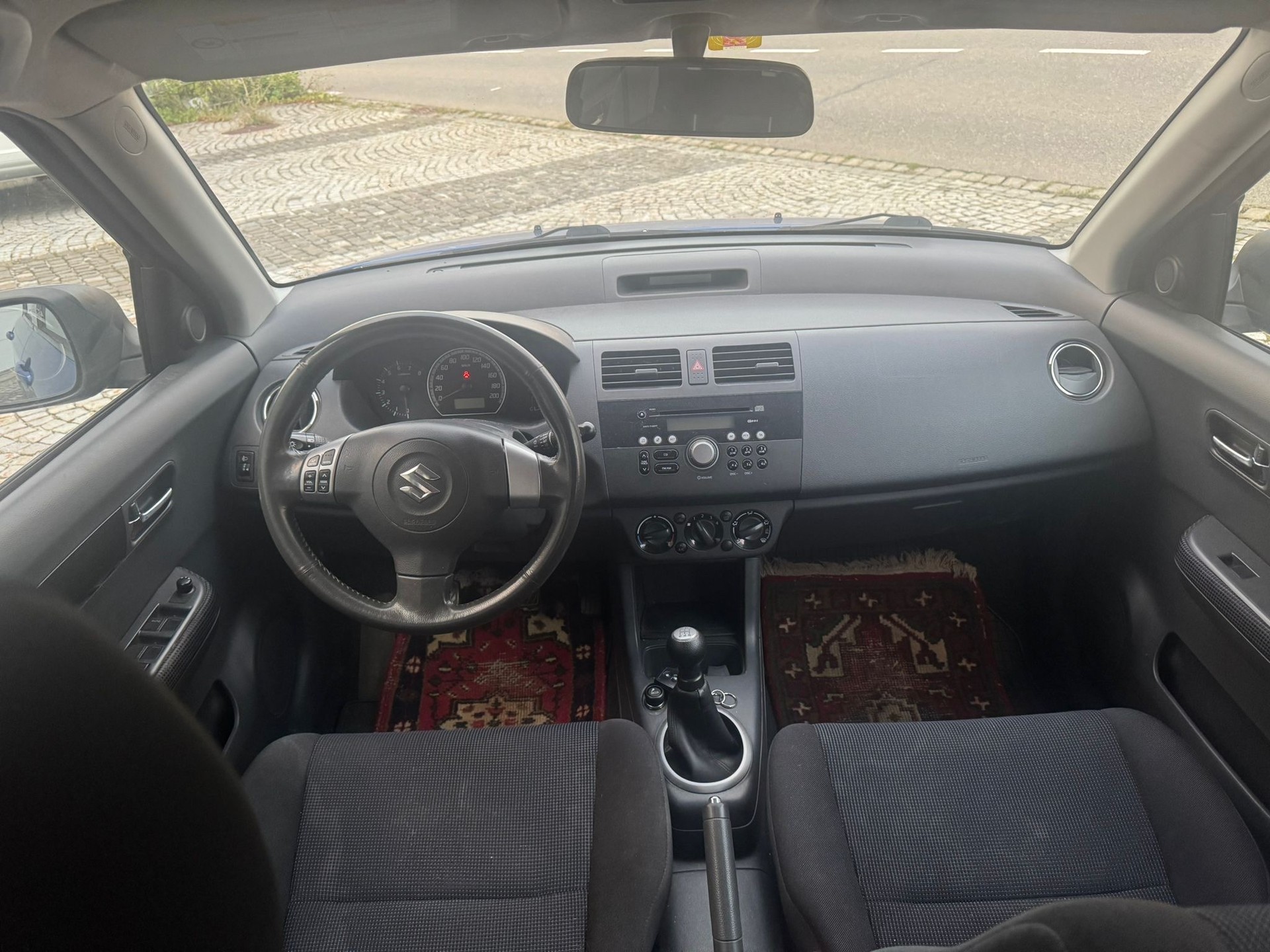 SUZUKI Swift 1.3i 16V GL 4x4-image-11