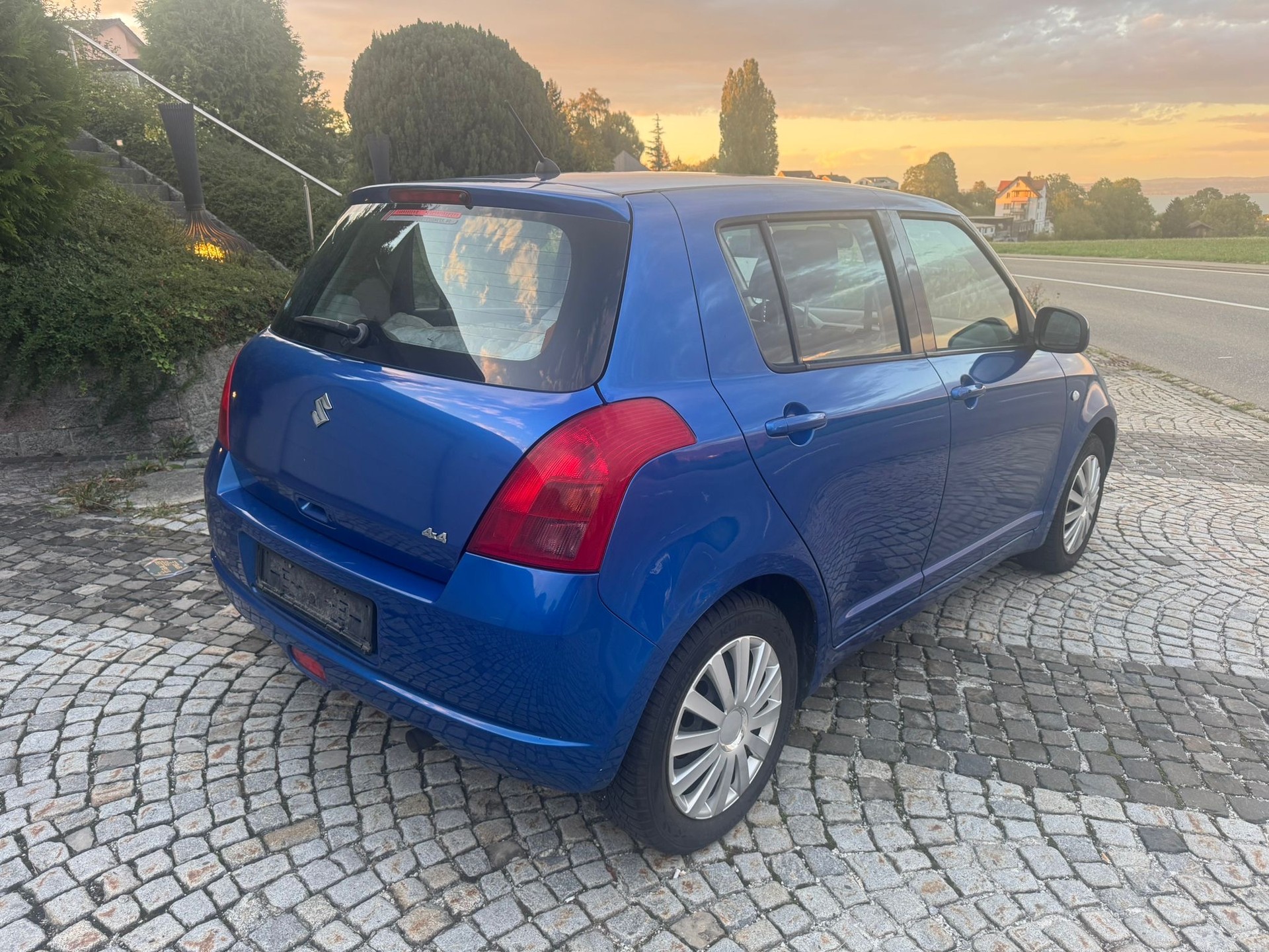 SUZUKI Swift 1.3i 16V GL 4x4-image-7
