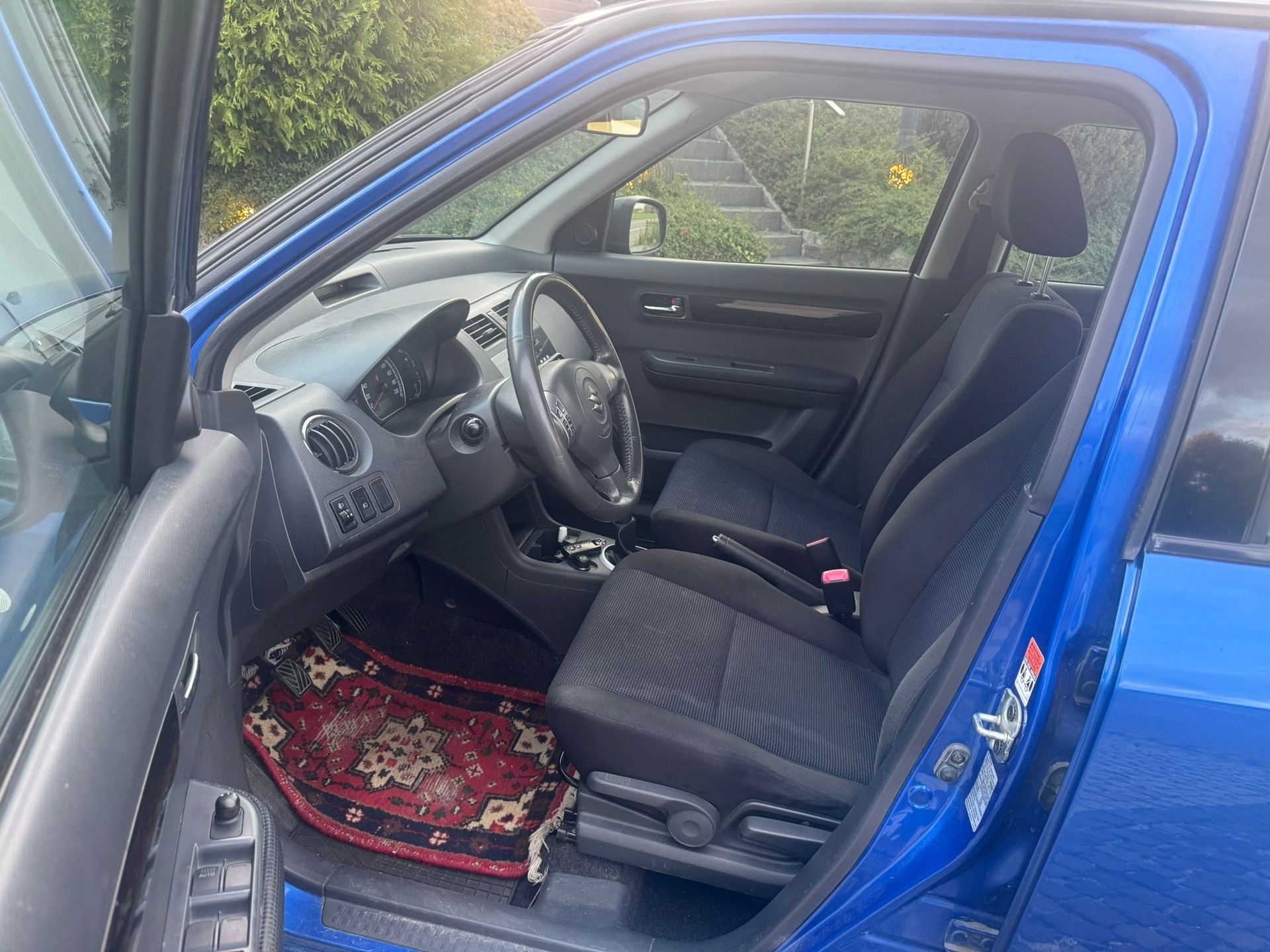 SUZUKI Swift 1.3i 16V GL 4x4-image-10