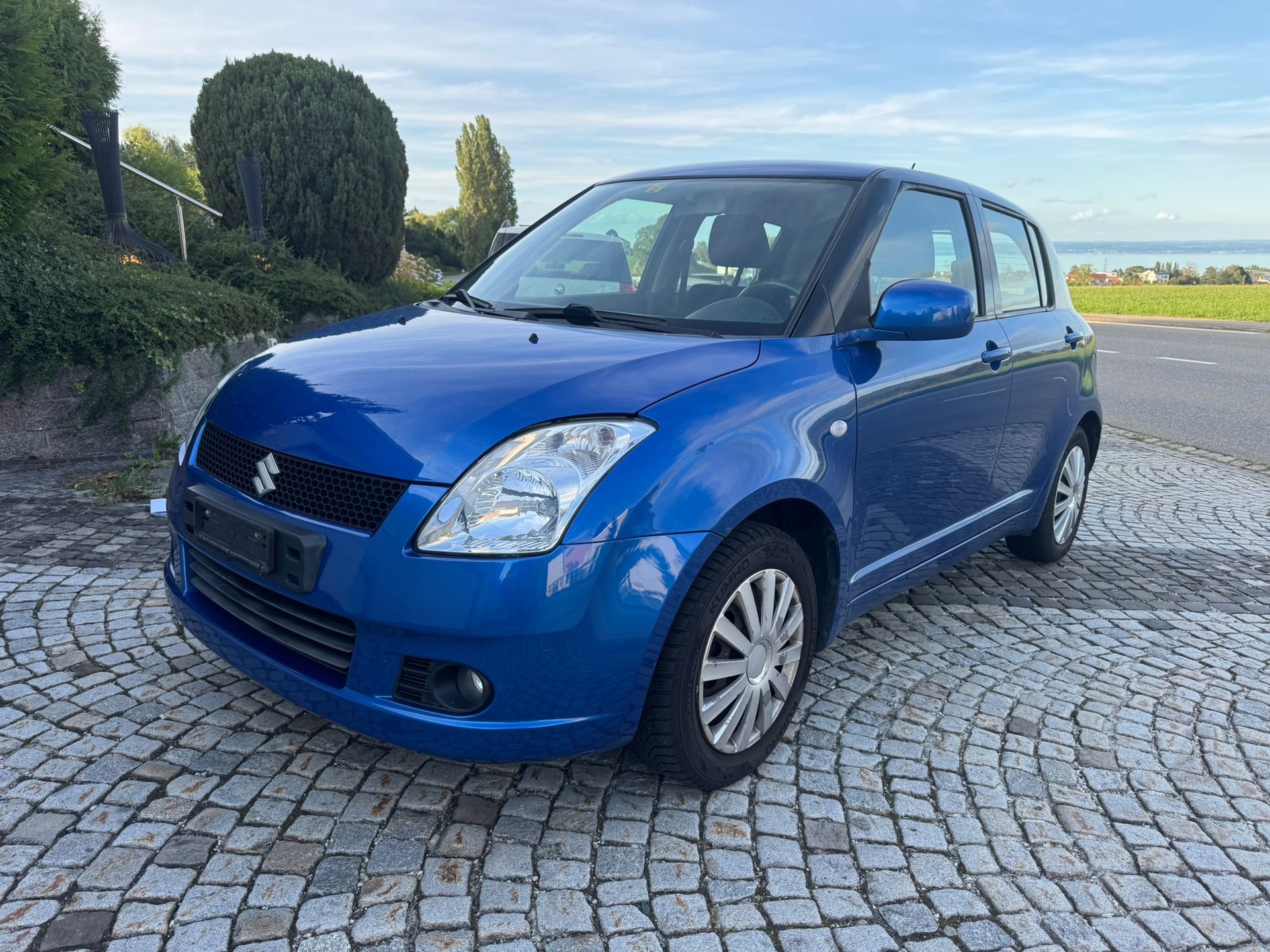 SUZUKI Swift 1.3i 16V GL 4x4-image-2