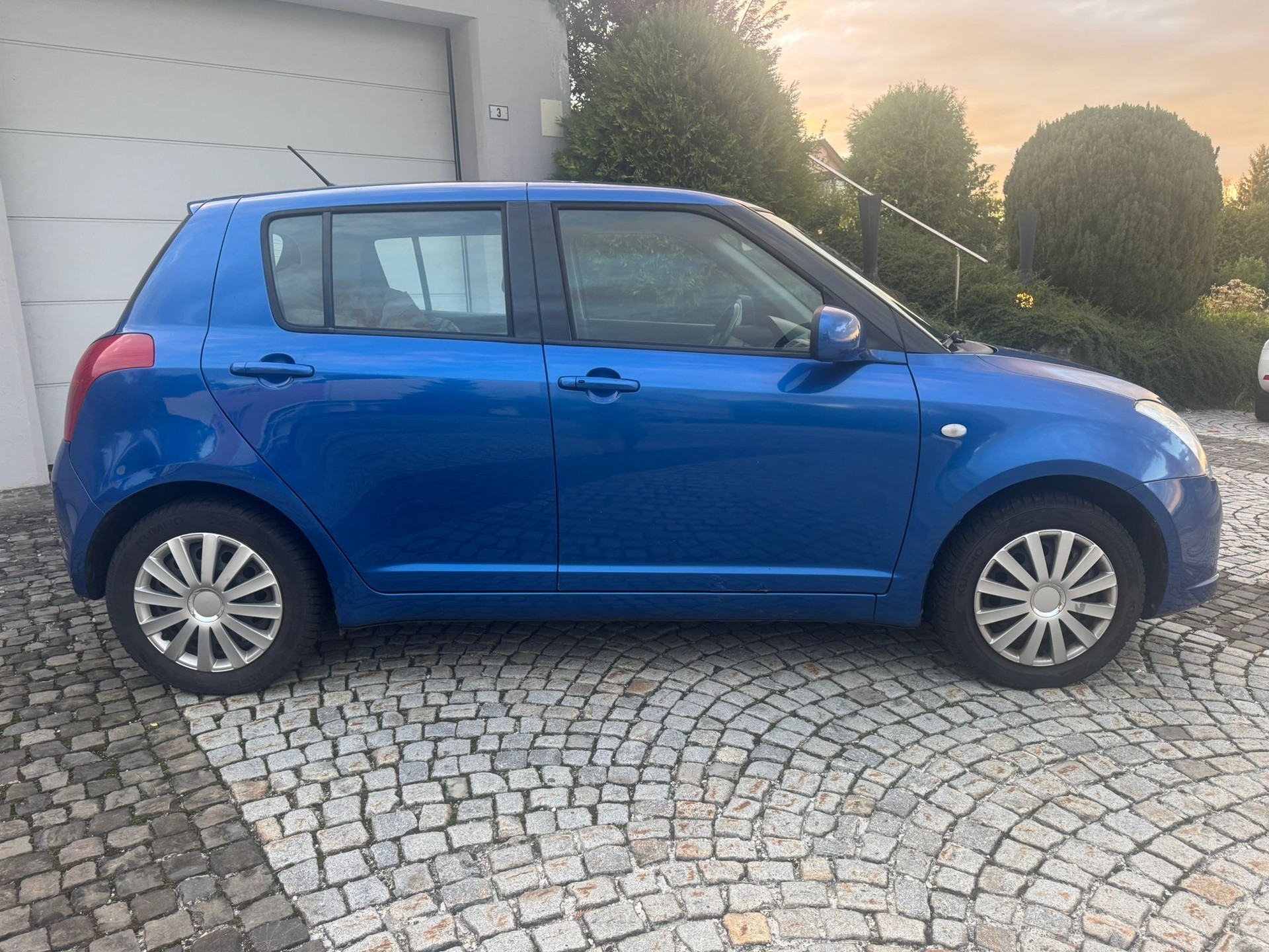 SUZUKI Swift 1.3i 16V GL 4x4-image-8