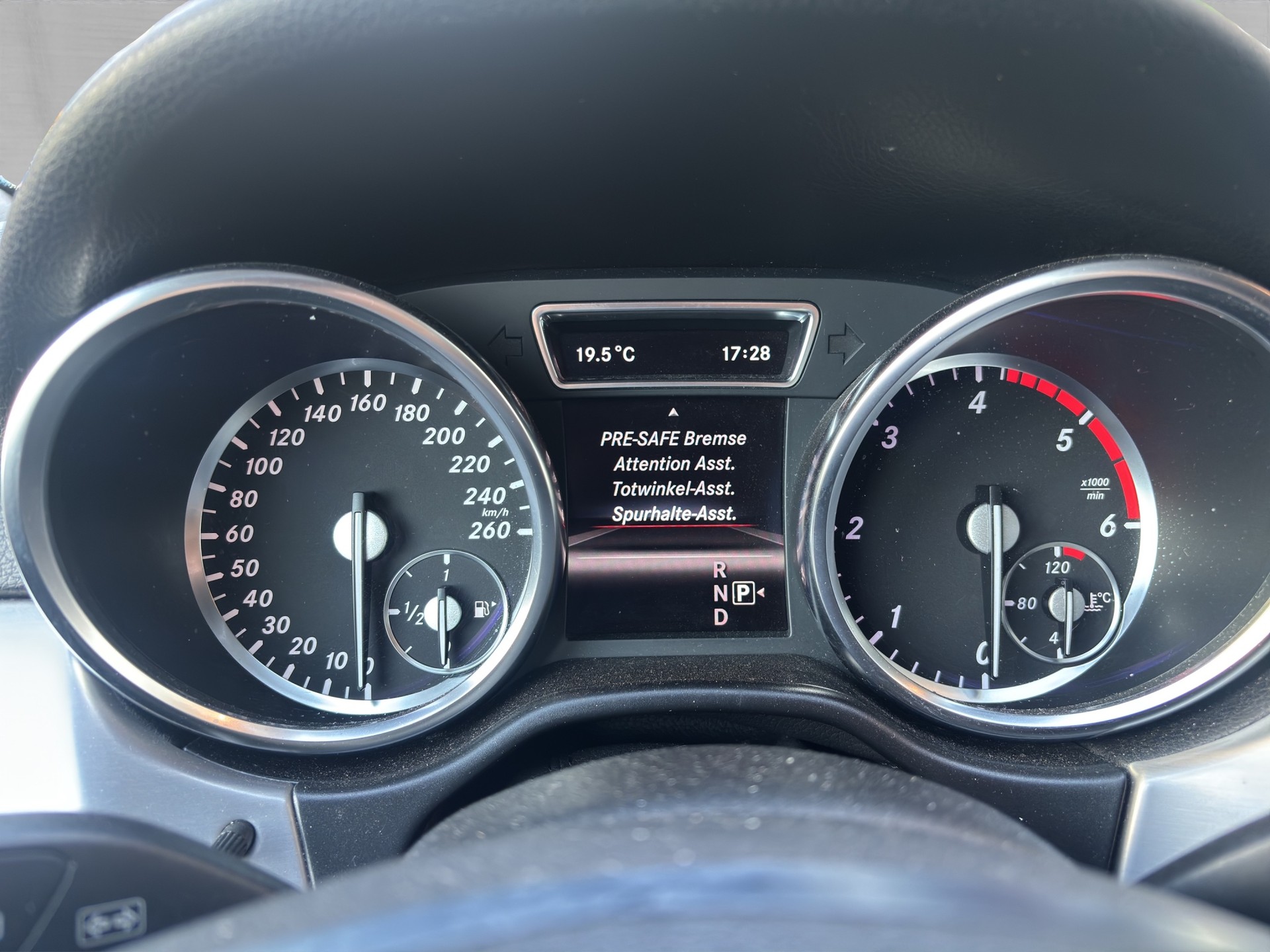 MERCEDES-BENZ ML 350 BlueTEC Executive 4Matic 7G-Tronic-image-13
