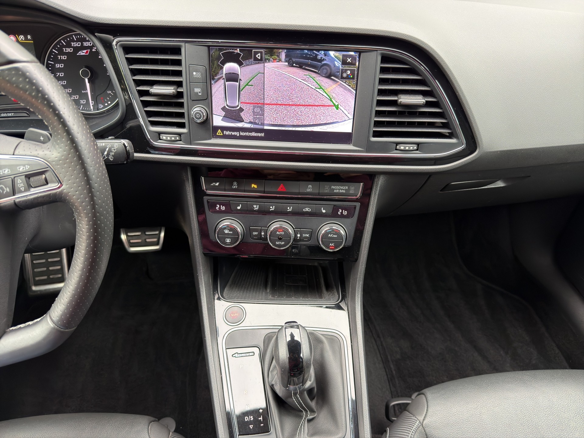 SEAT Leon ST 2.0 TSI Cupra 300 4 Drive DSG-image-9