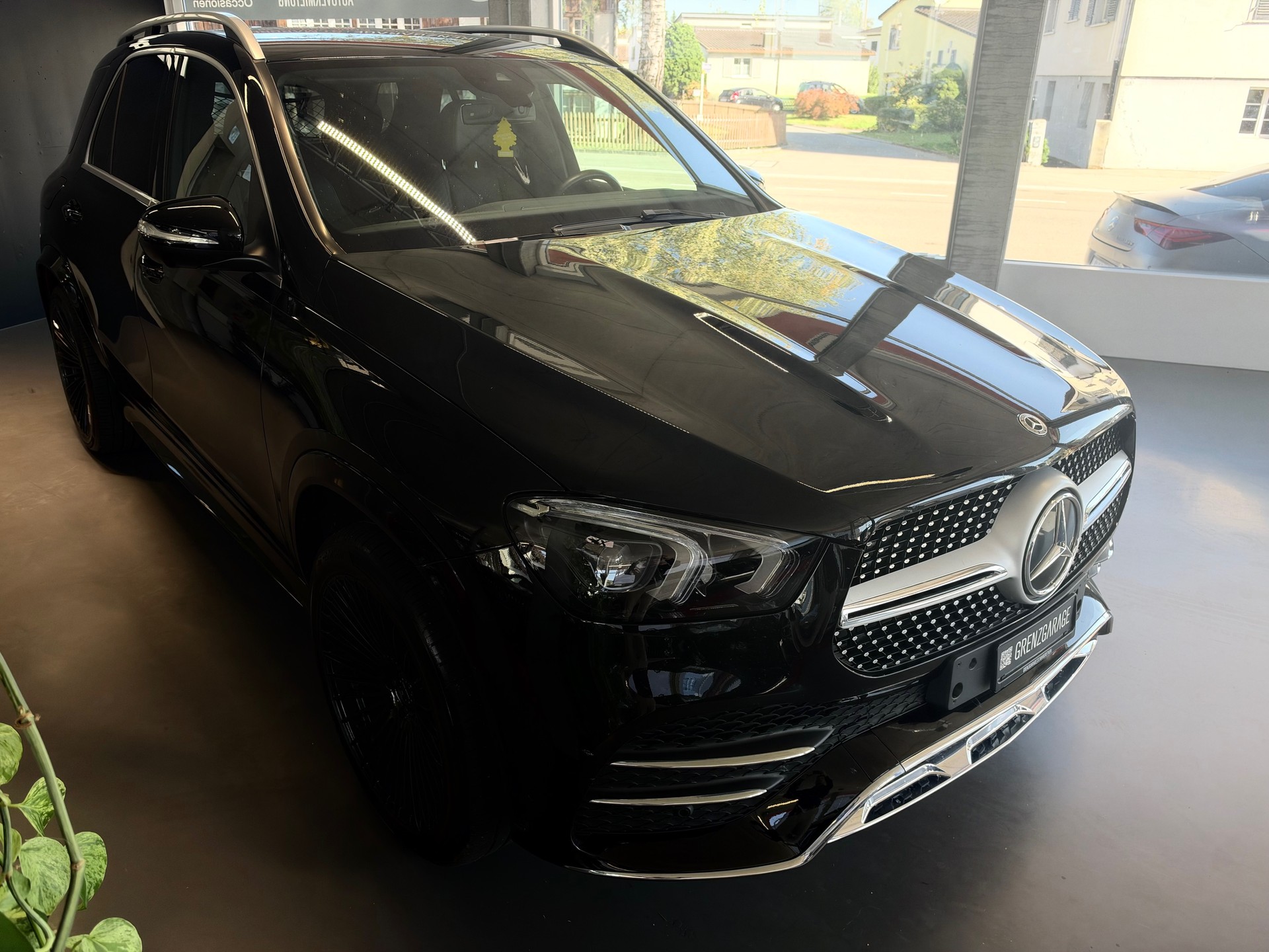 MERCEDES-BENZ GLE 300 d 4Matic AMG Line 9G-Tronic-showroom-element-1