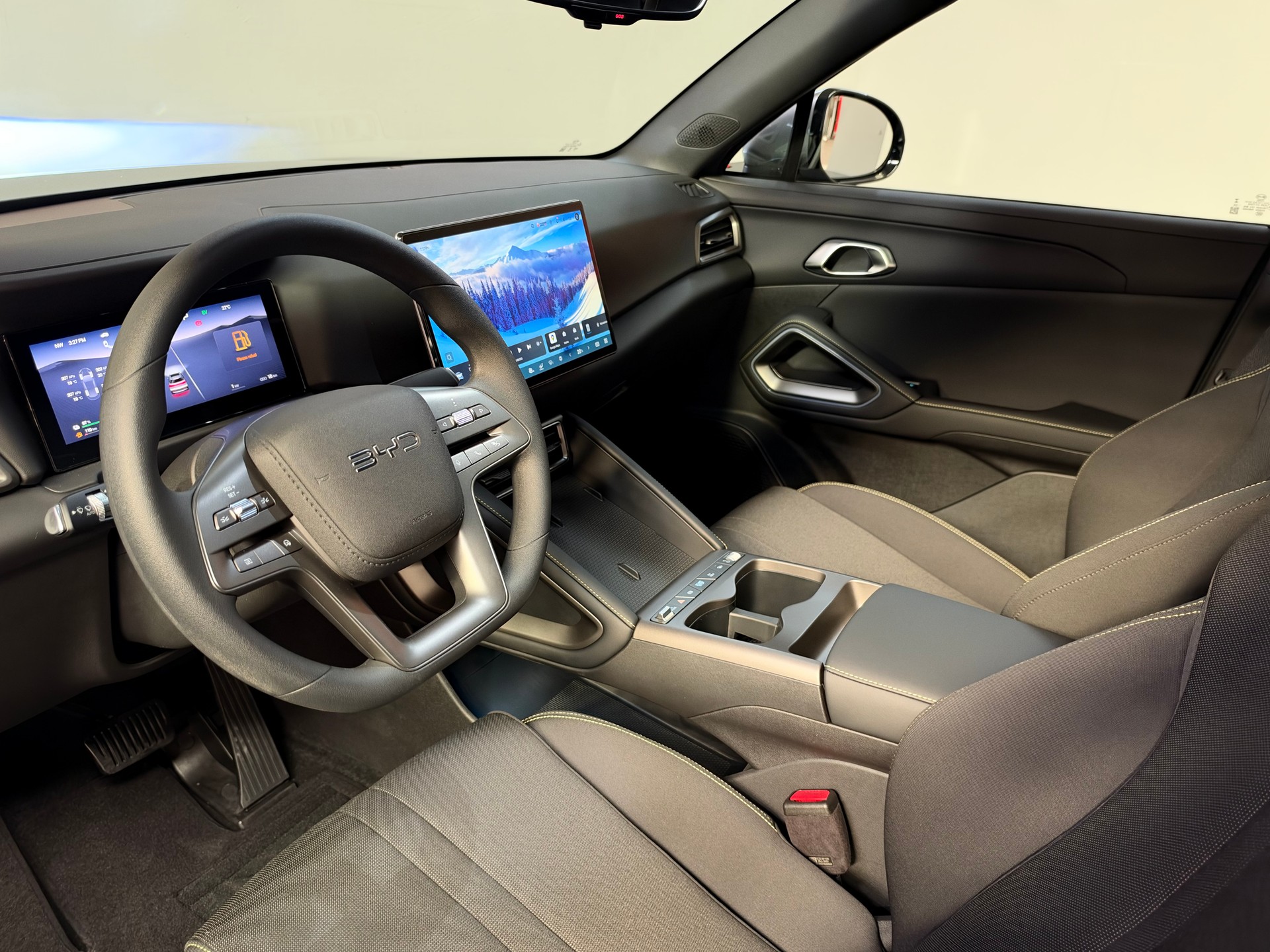 BYD Atto 2 DM-i Active-image-15