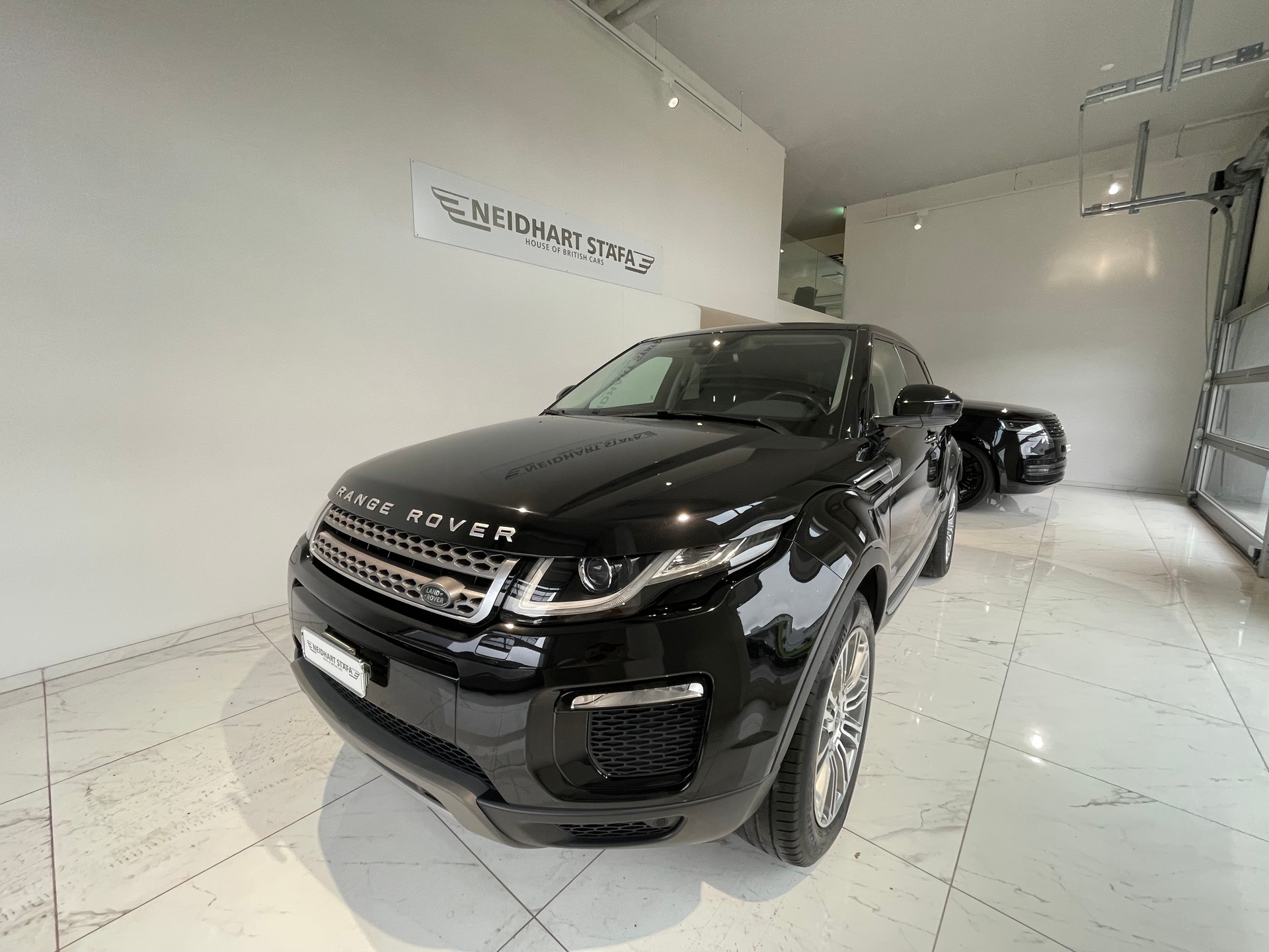 LAND ROVER Range Rover Evoque 2.0 Si4 SE AT9-showroom-element-1