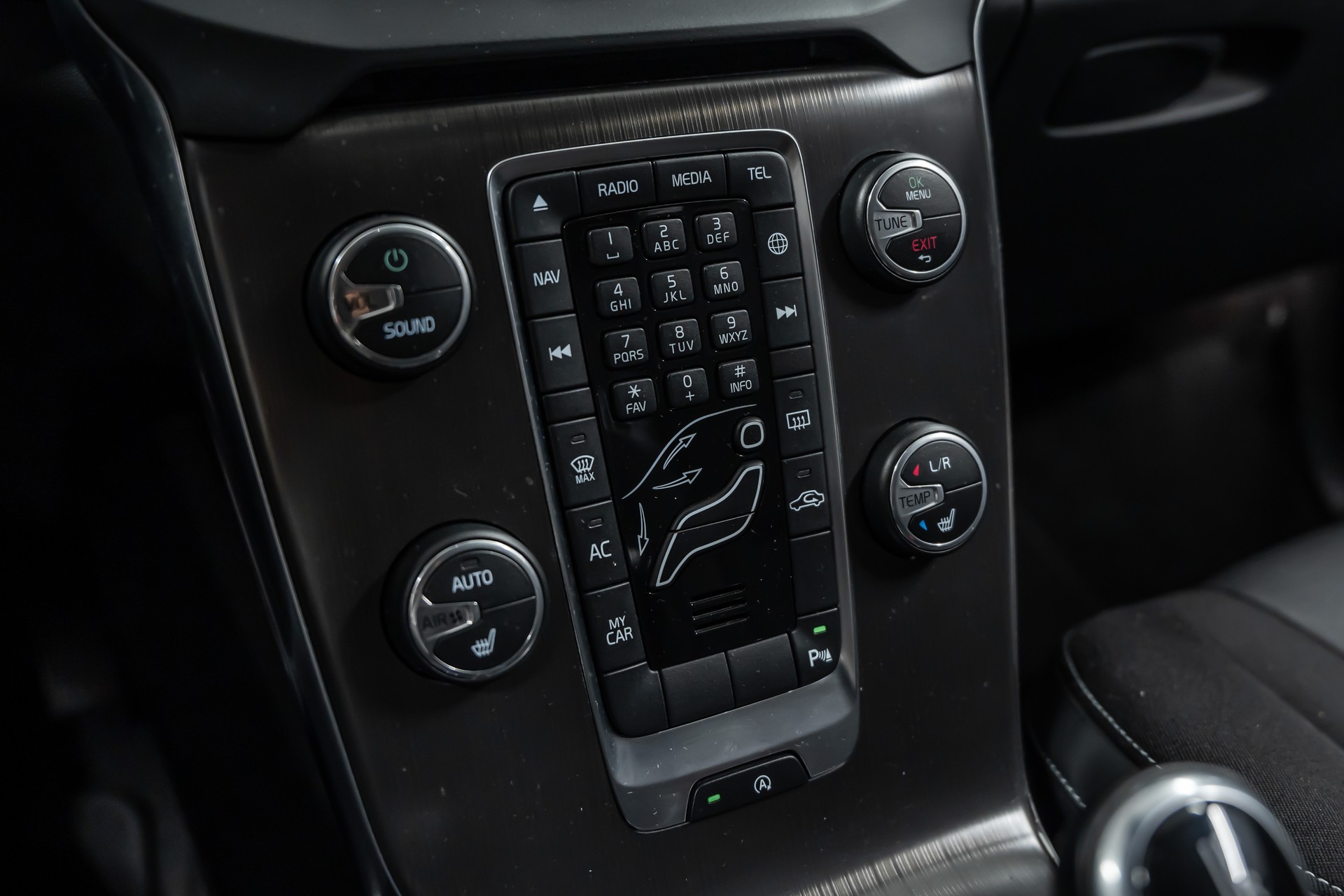 VOLVO V40 D3 Momentum Geartronic *CH-Fahrzeug*ab MFK*-image-20