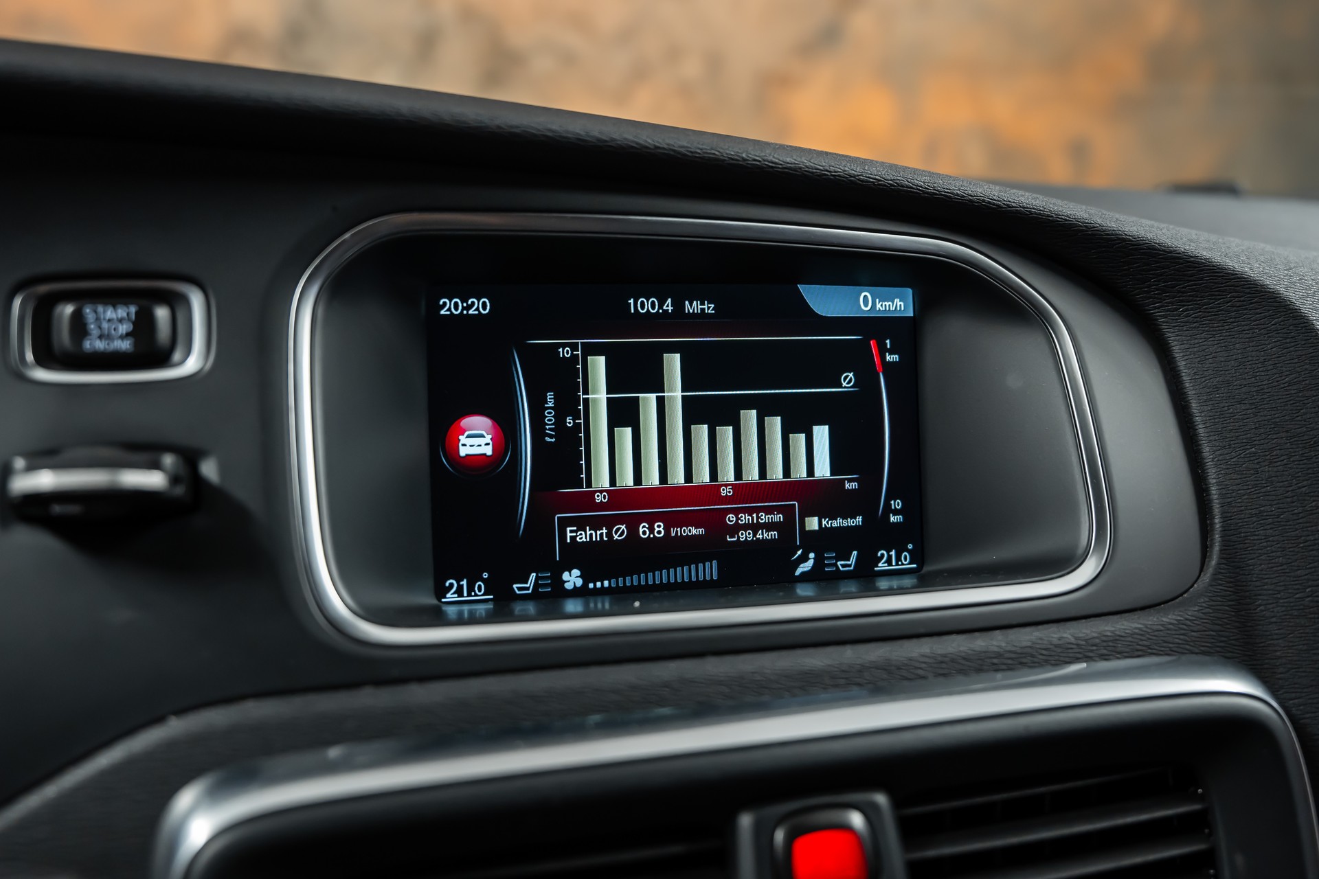 VOLVO V40 D3 Momentum Geartronic *CH-Fahrzeug*ab MFK*-image-22
