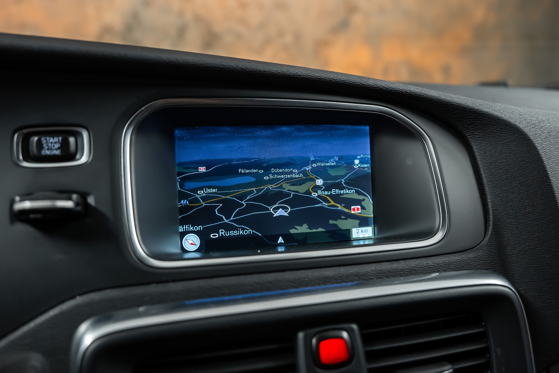 VOLVO V40 D3 Momentum Geartronic *CH-Fahrzeug*ab MFK*-image-24