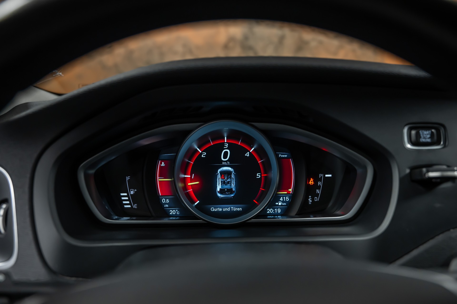 VOLVO V40 D3 Momentum Geartronic *CH-Fahrzeug*ab MFK*-image-18