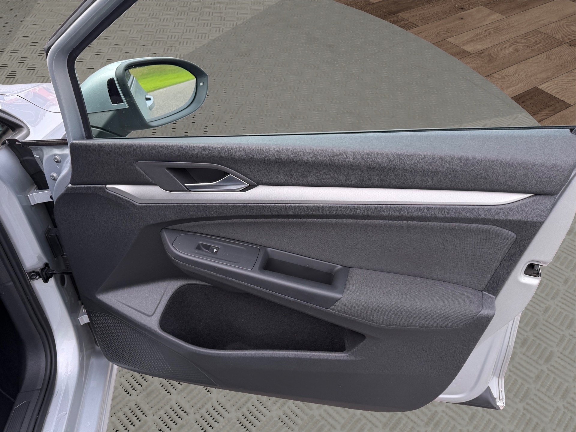 VW Golf 1.0 eTSI mHEV ACTLife DSG-image-16