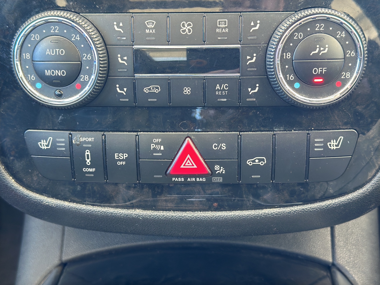 MERCEDES-BENZ R 350 (320) CDI L 4Matic 7G-Tronic-image-22