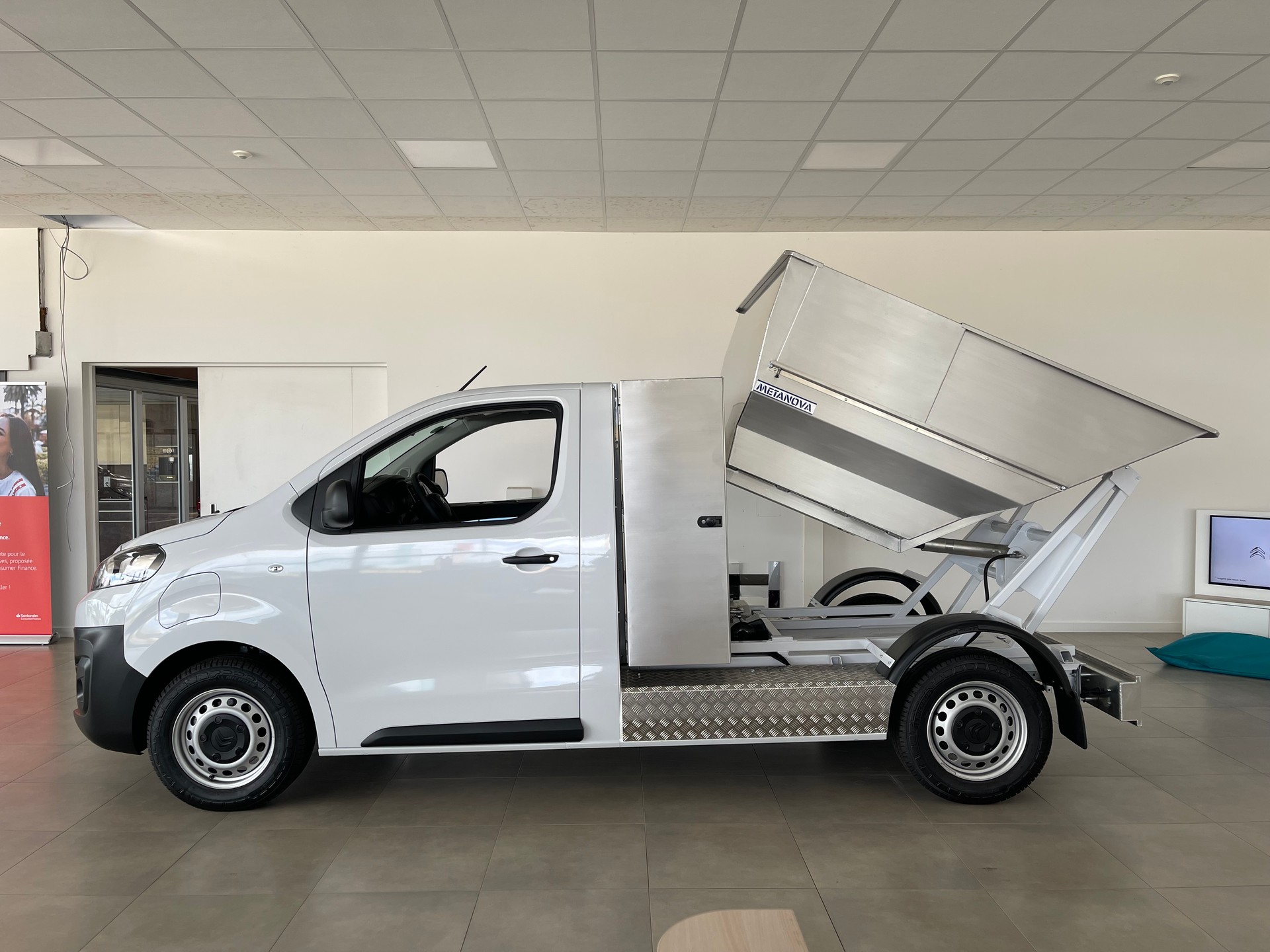 CITROEN Jumpy M Swiss Ed. 50kWh Benne Métanova-showroom-element-2