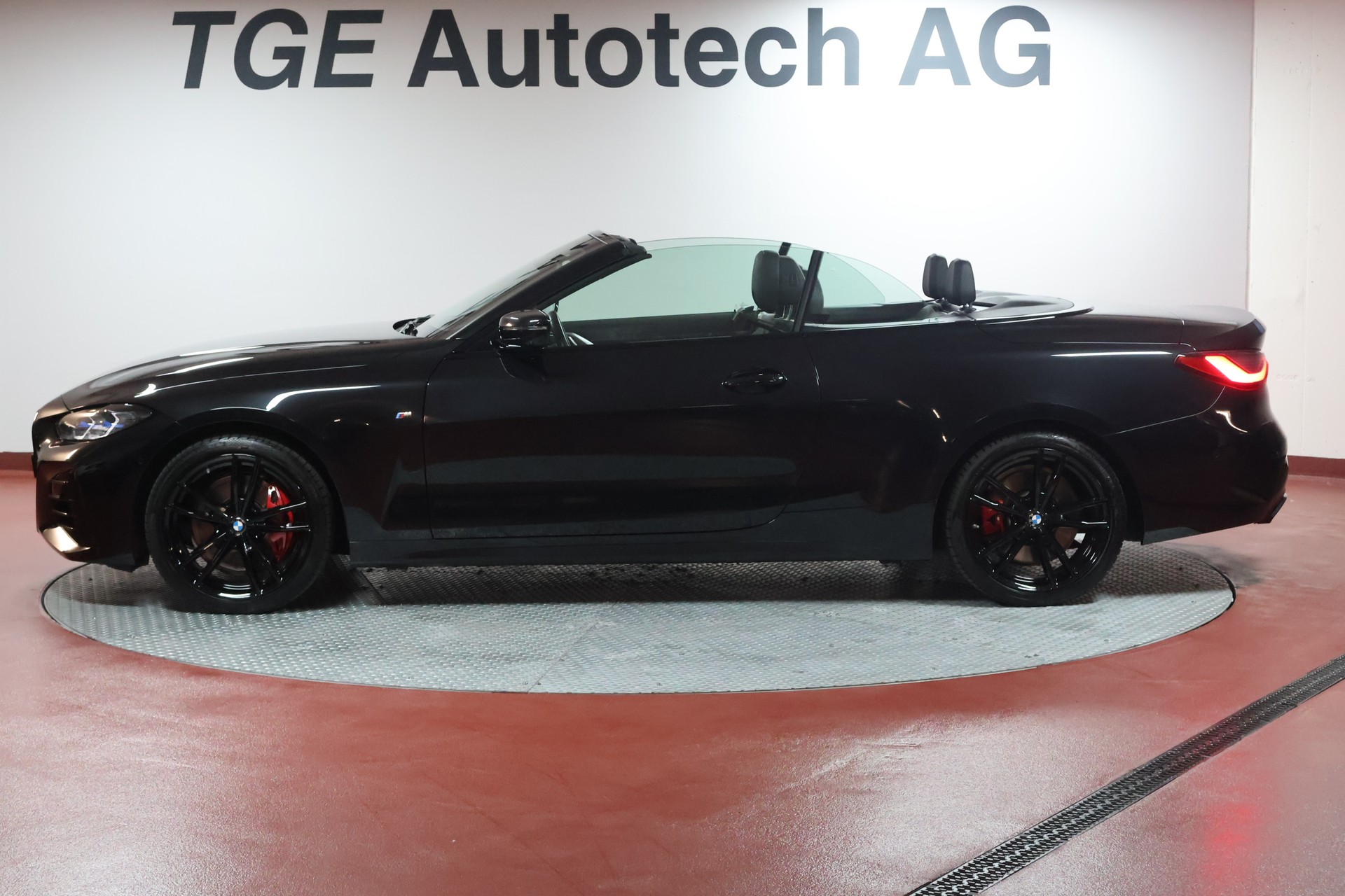 BMW M440i xDrive 48V Cabriolet Steptronic-showroom-element-3