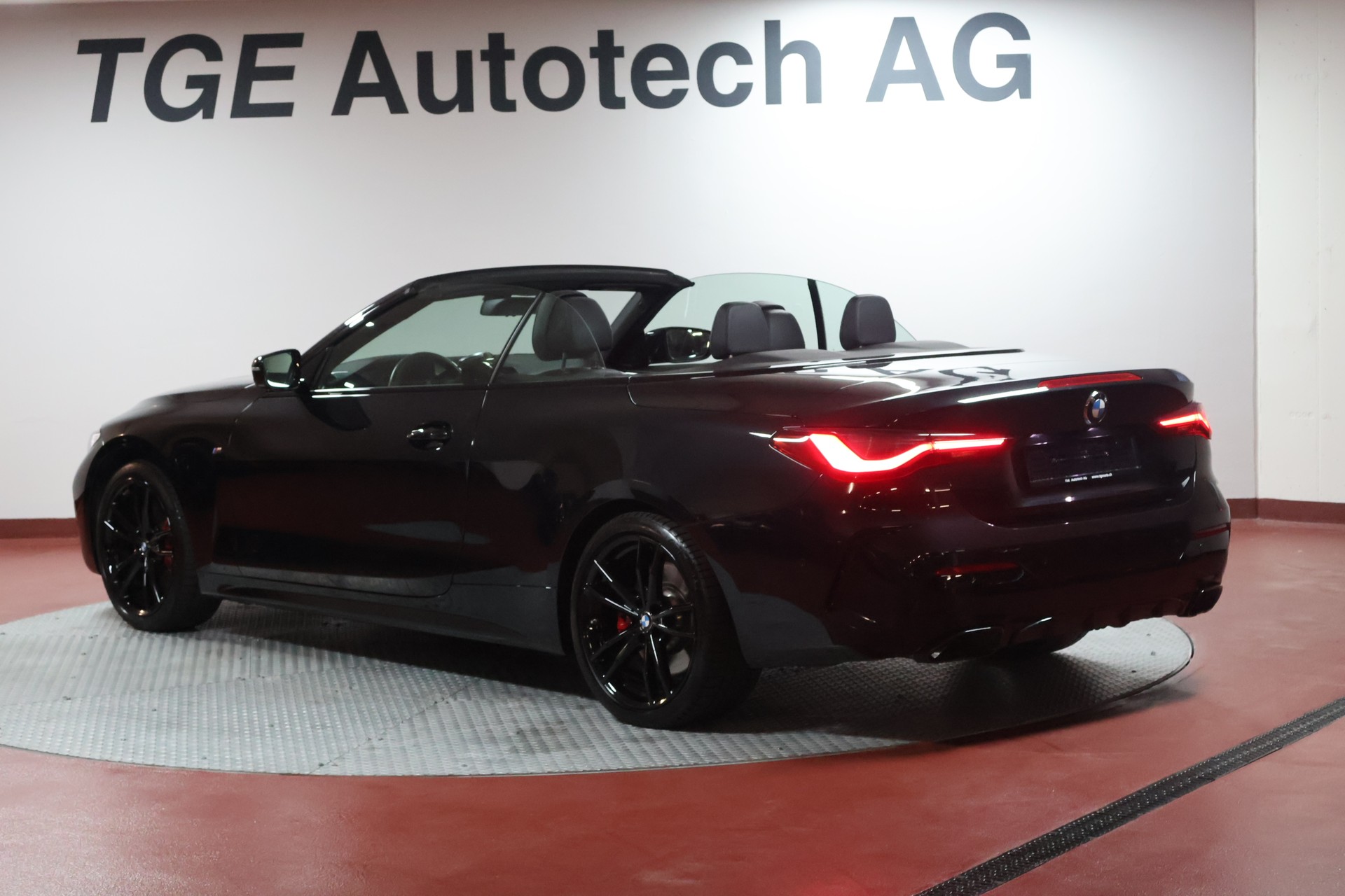 BMW M440i xDrive 48V Cabriolet Steptronic-image-17
