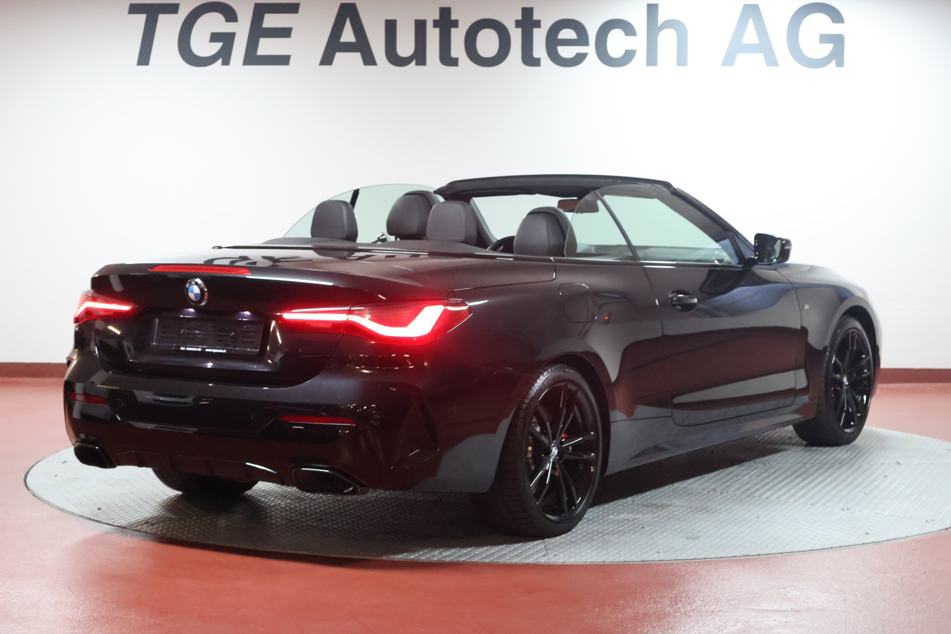 BMW M440i xDrive 48V Cabriolet Steptronic-image-18
