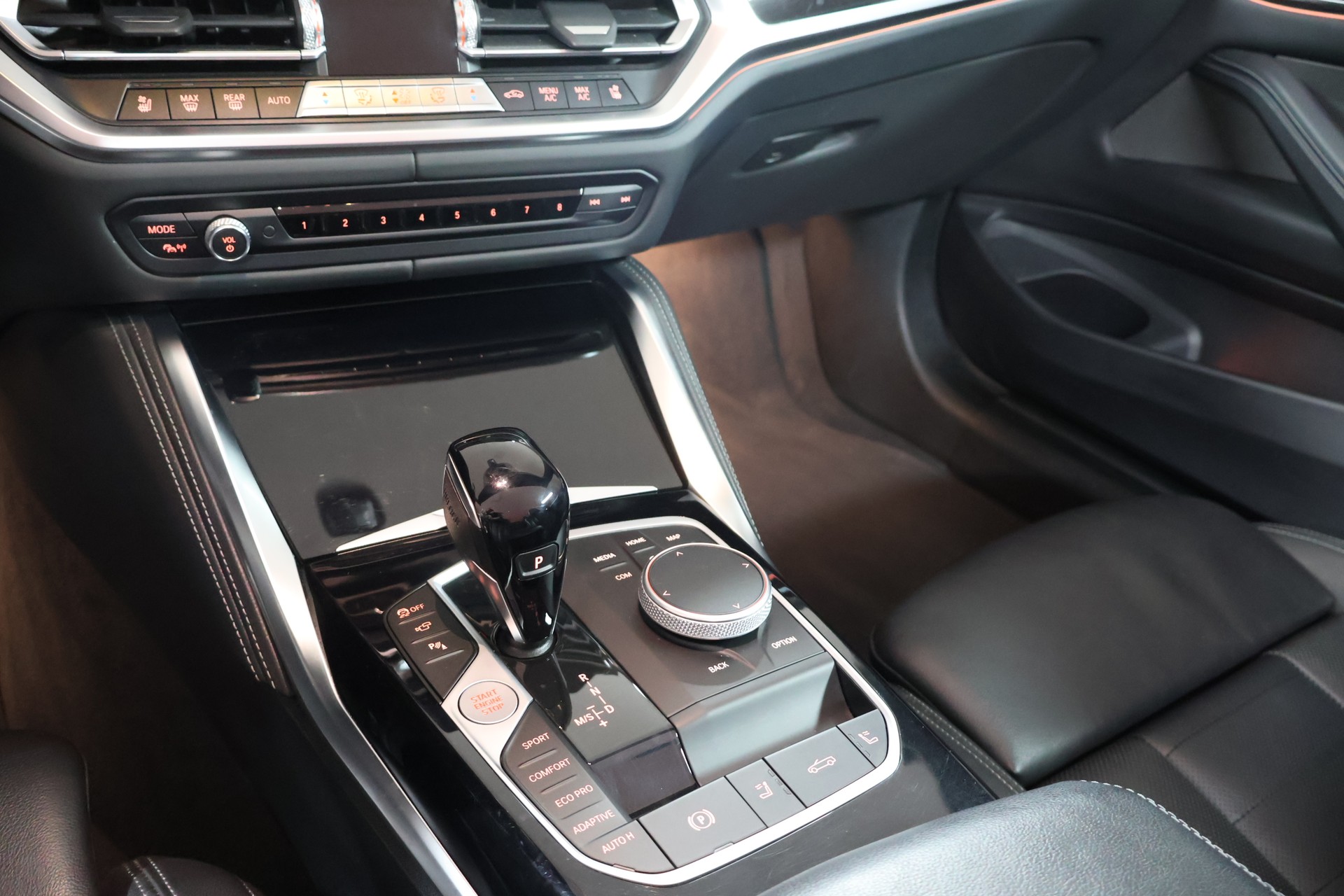 BMW M440i xDrive 48V Cabriolet Steptronic-image-11