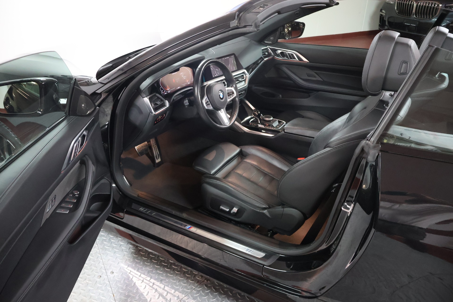 BMW M440i xDrive 48V Cabriolet Steptronic-image-6