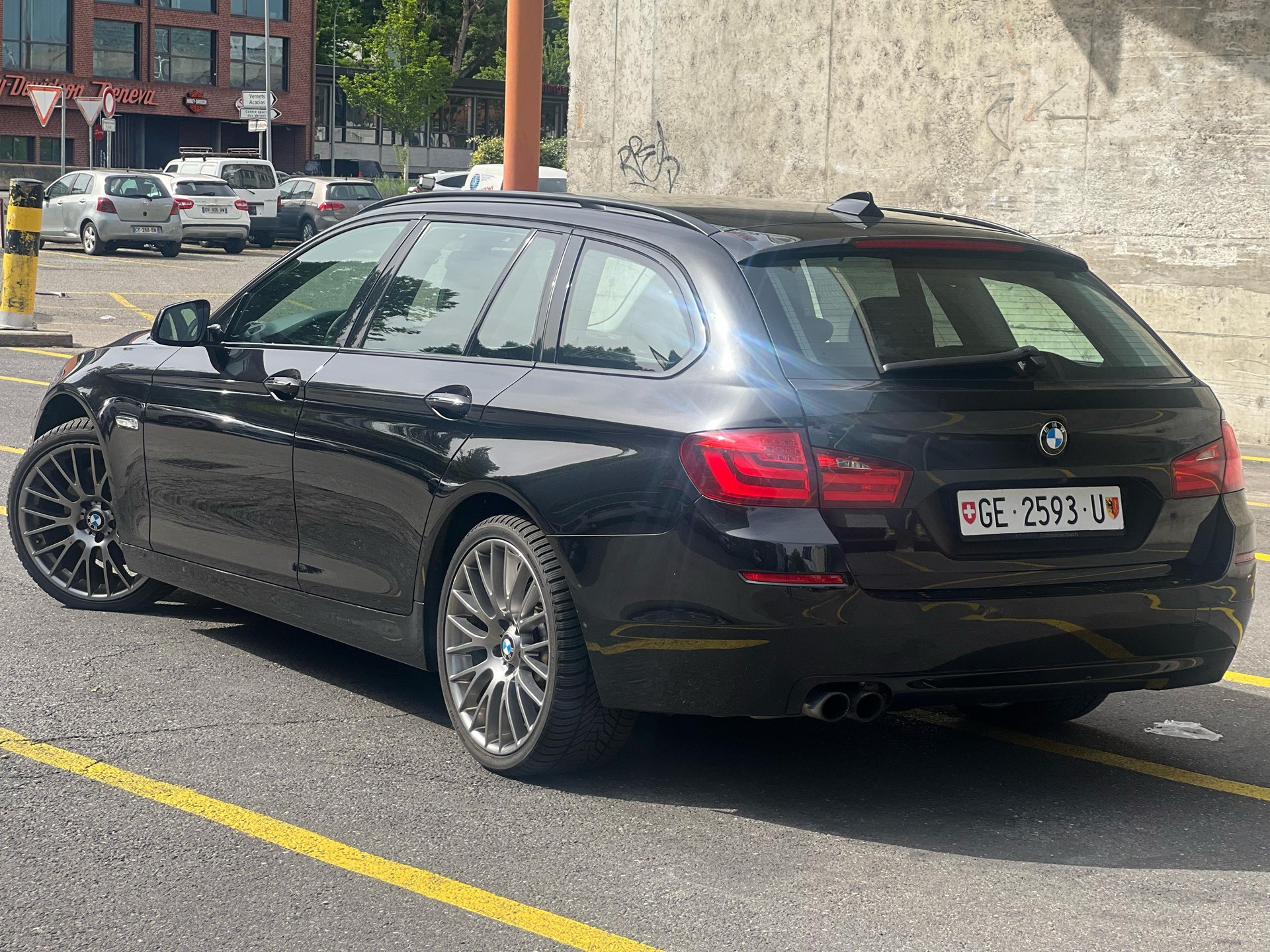 BMW 528i xDrive Touring Steptronic