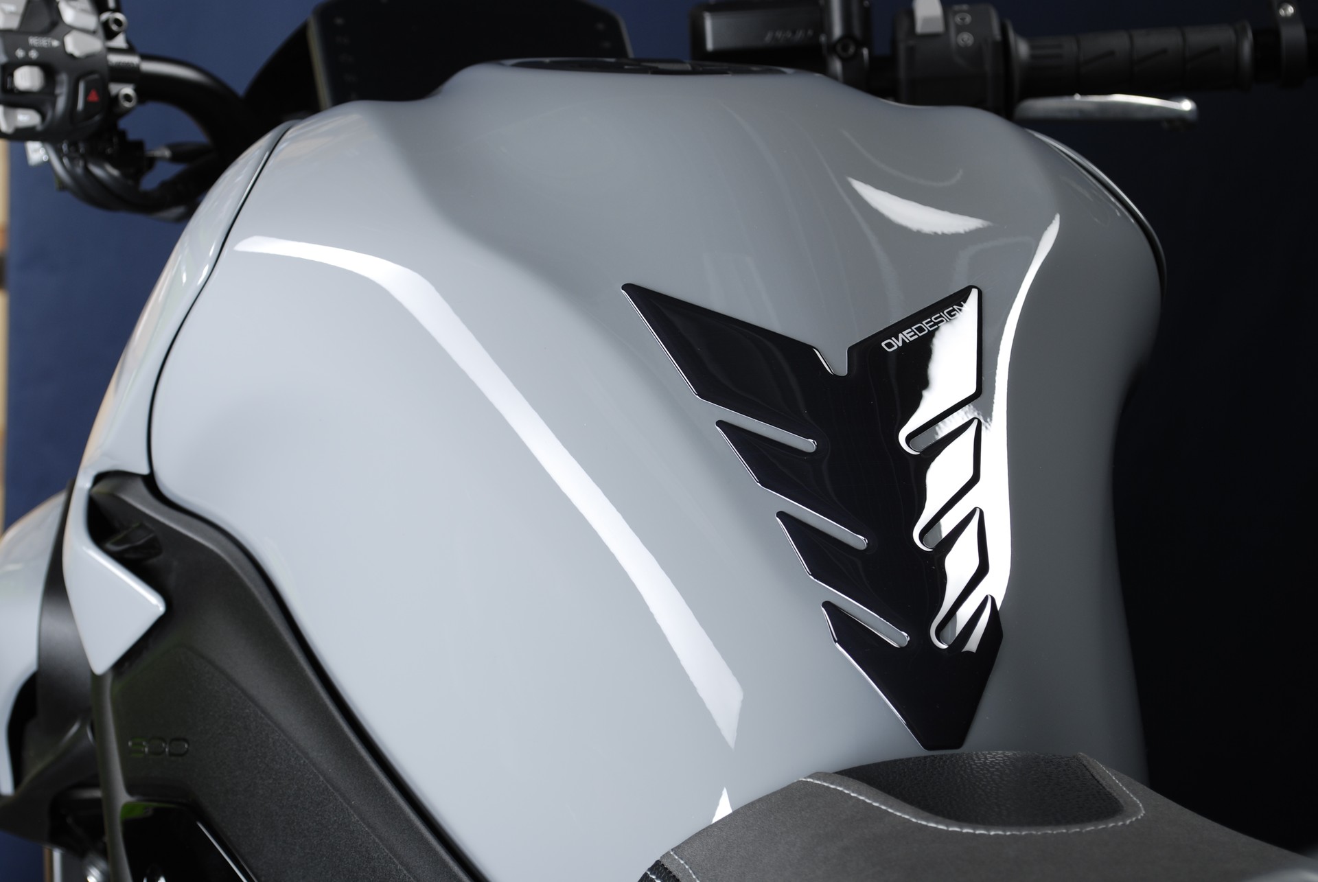KAWASAKI Z 900 MY26 (35kW) - Sonderumbau grau-image-11
