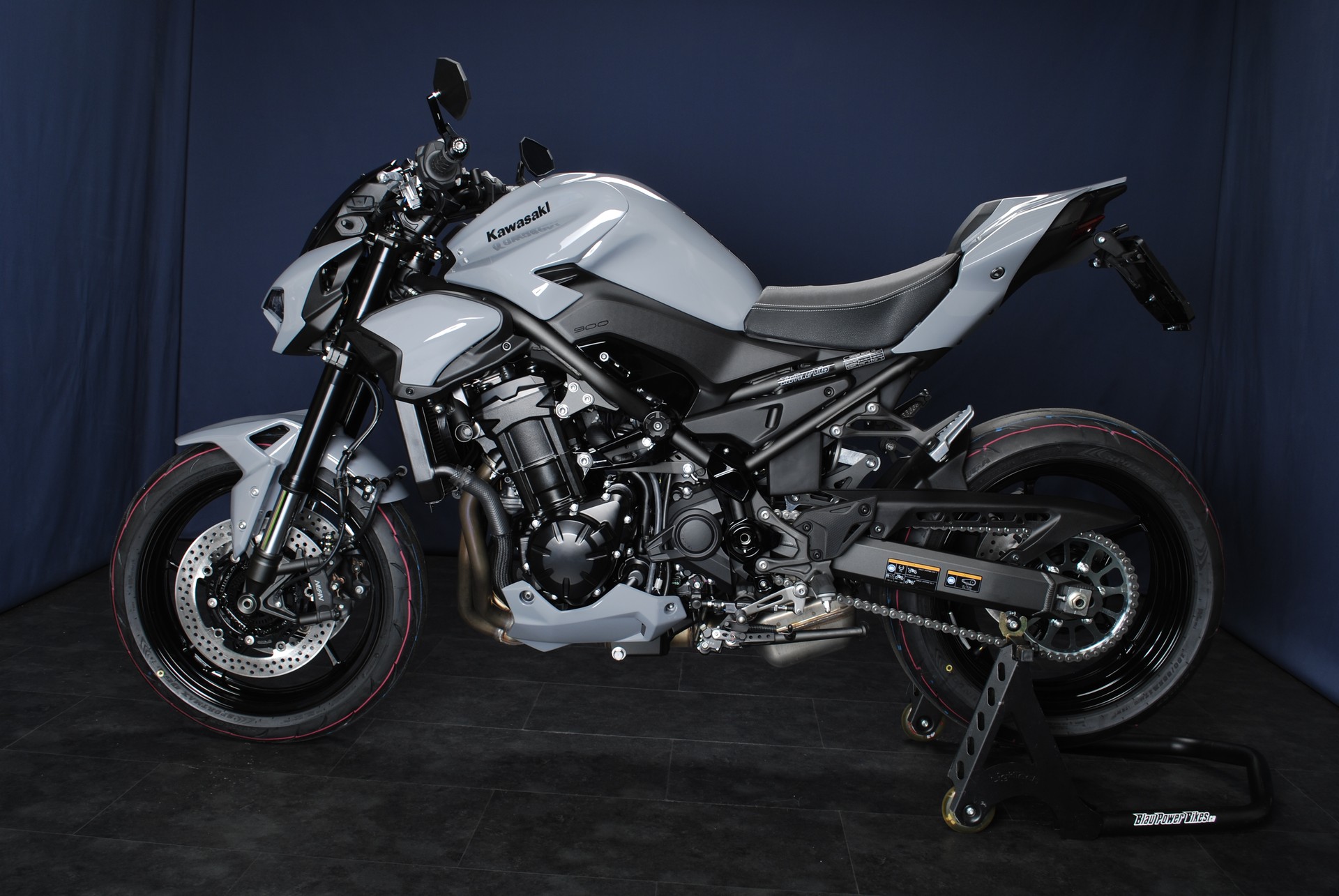 KAWASAKI Z 900 MY26 (35kW) - Sonderumbau grau-image-8