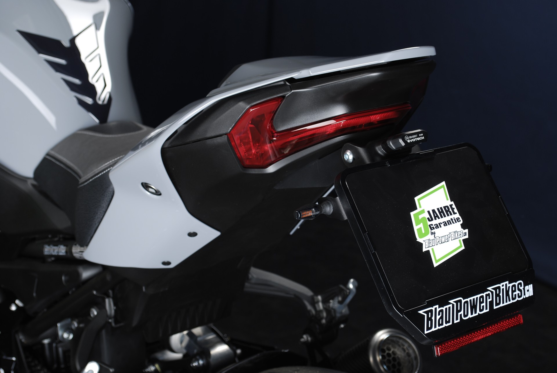 KAWASAKI Z 900 MY26 (35kW) - Sonderumbau grau-image-10