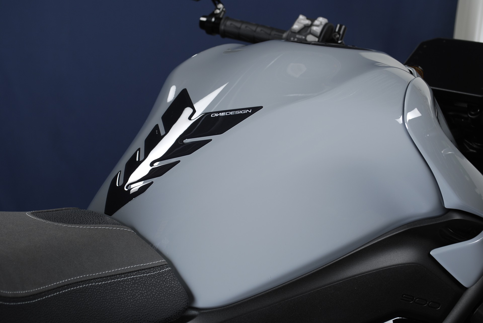 KAWASAKI Z 900 MY26 (35kW) - Sonderumbau grau-image-3